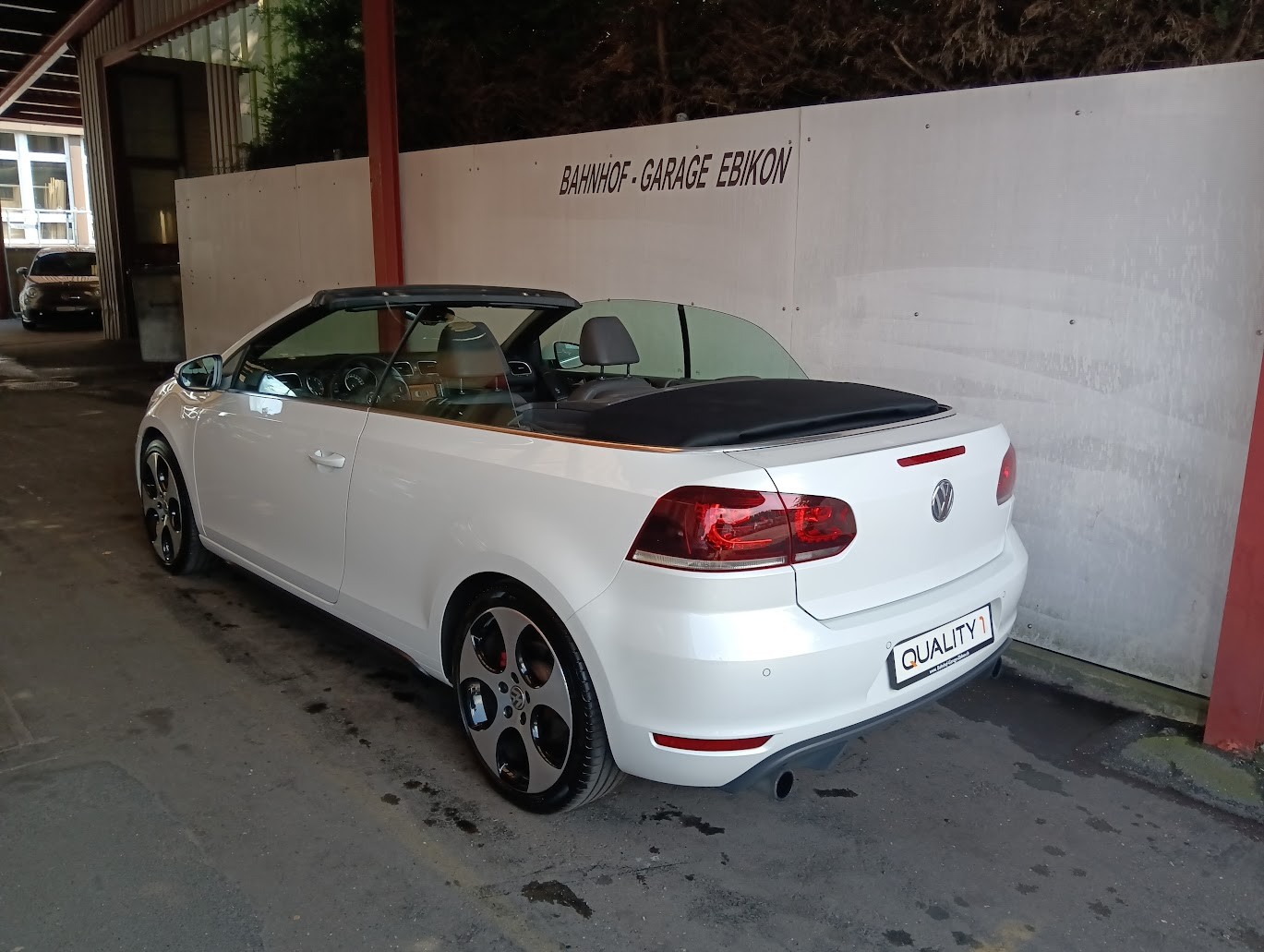 VW Golf Cabrio 2.0 TSI GTI DSG-image-4