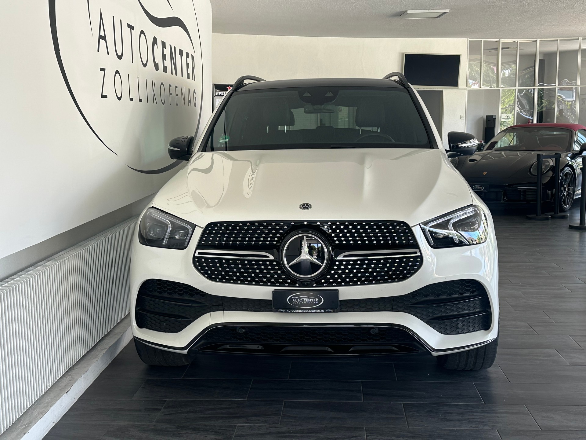 MERCEDES-BENZ GLE 400 d 4Matic AMG Line 9G-Tronic-showroom-element-3