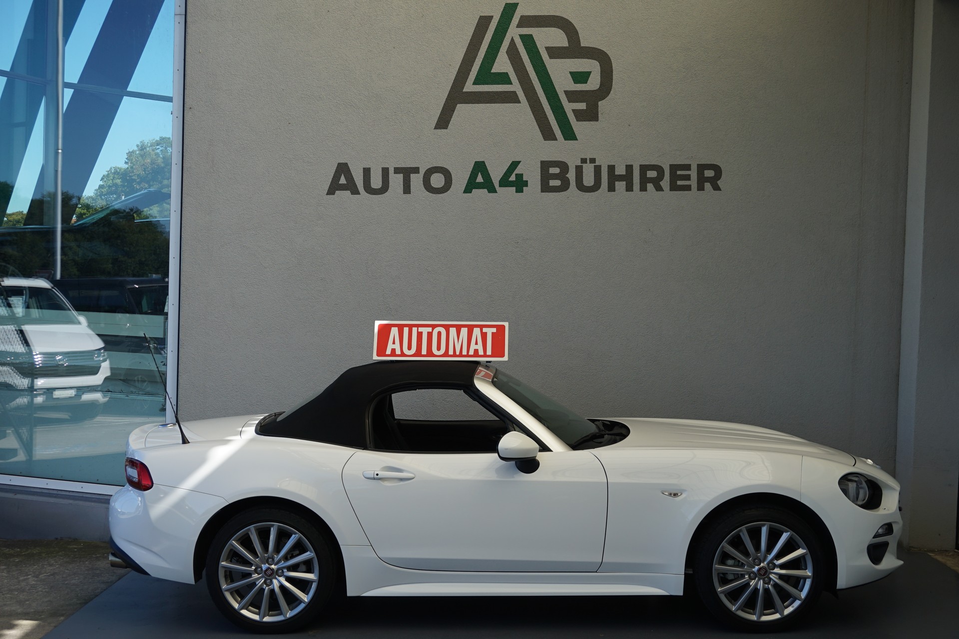 FIAT 124 Spider 1.4 TB Lusso Automat 140PS-image-8