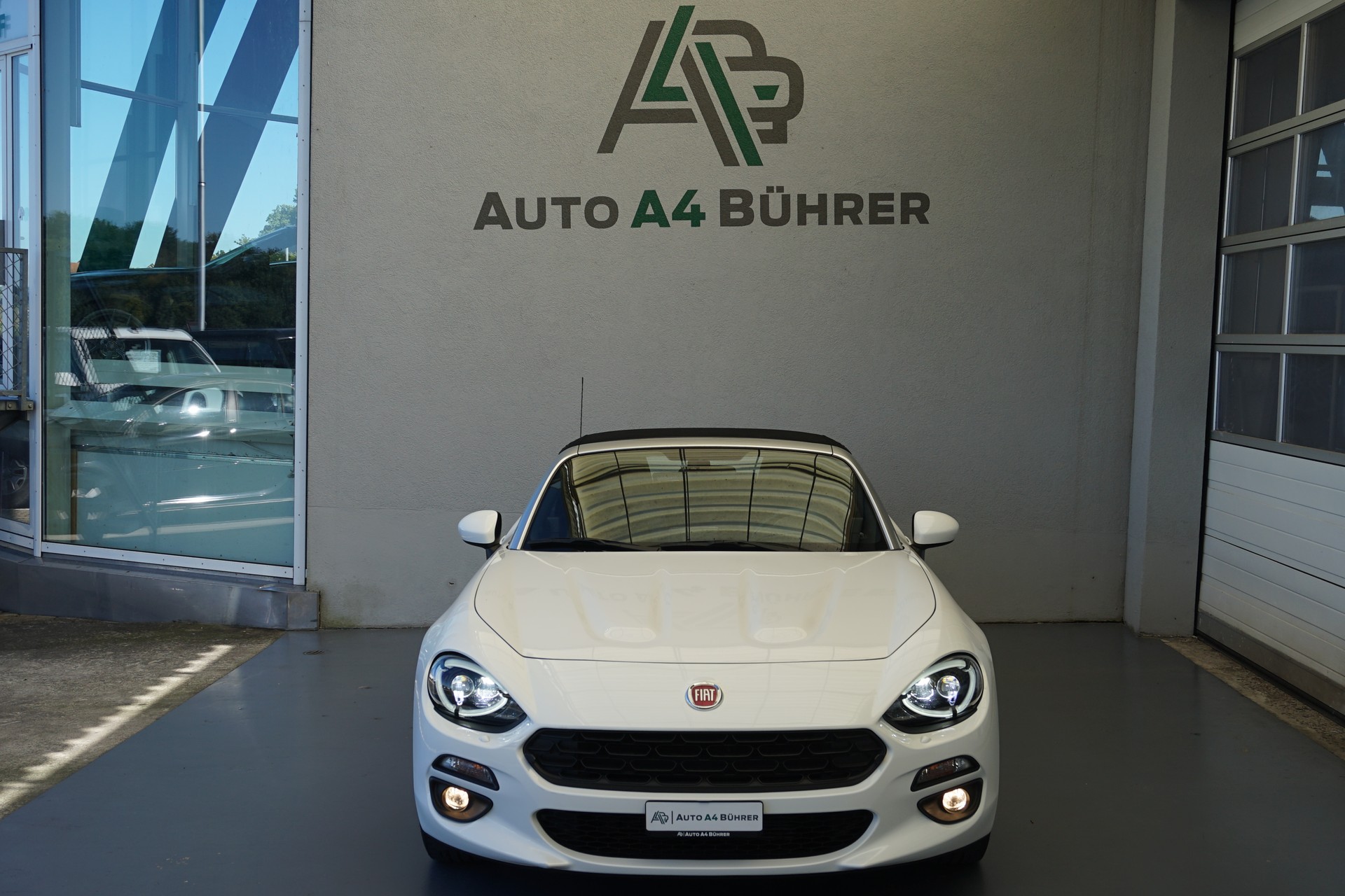 FIAT 124 Spider 1.4 TB Lusso Automat 140PS-image-16