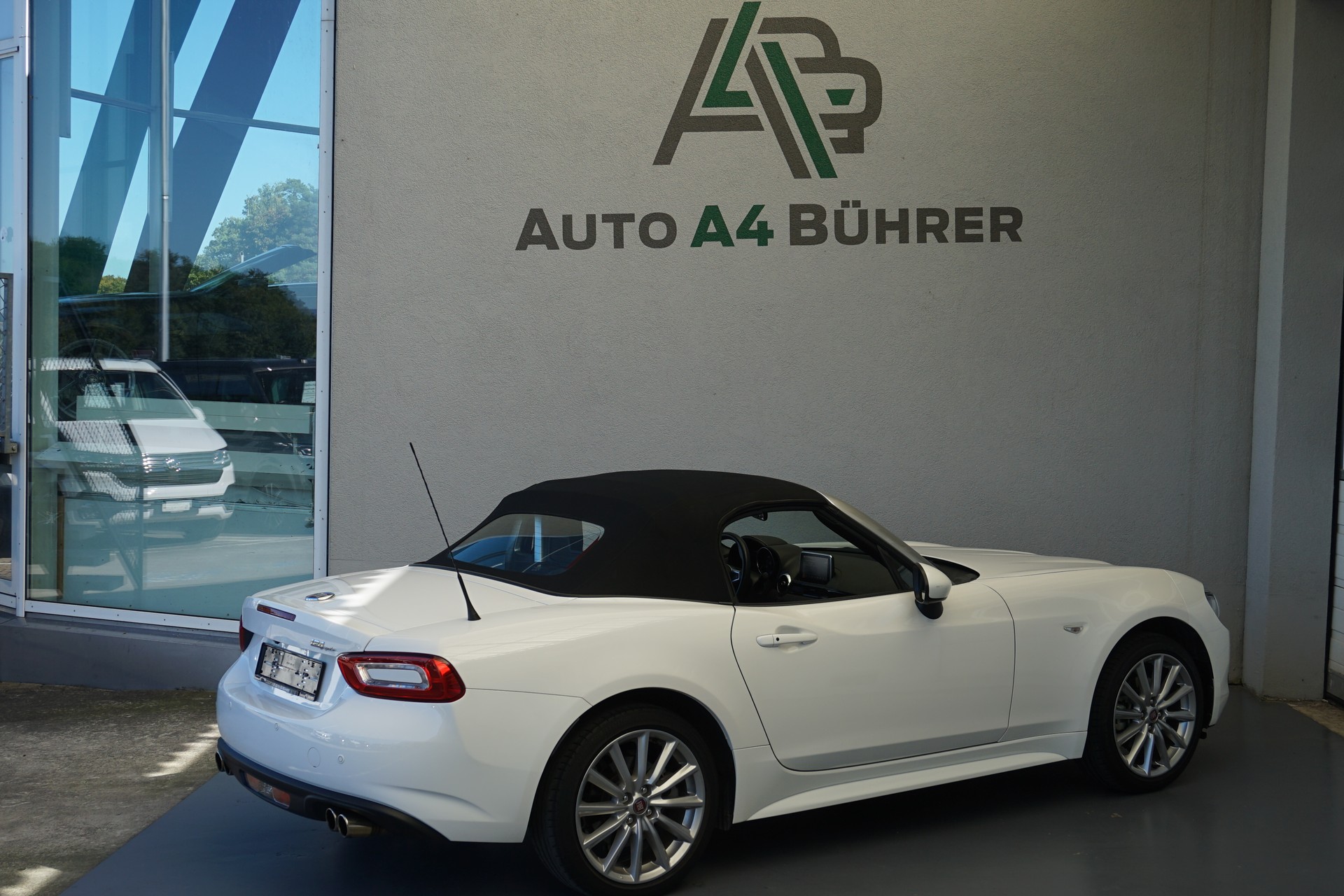 FIAT 124 Spider 1.4 TB Lusso Automat 140PS-image-14