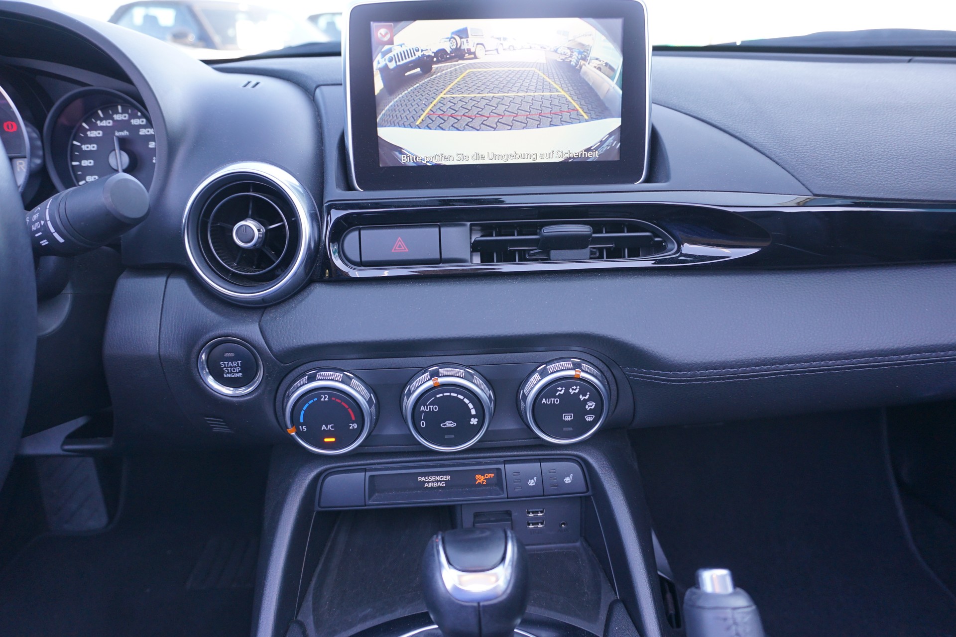 FIAT 124 Spider 1.4 TB Lusso Automat 140PS-image-25