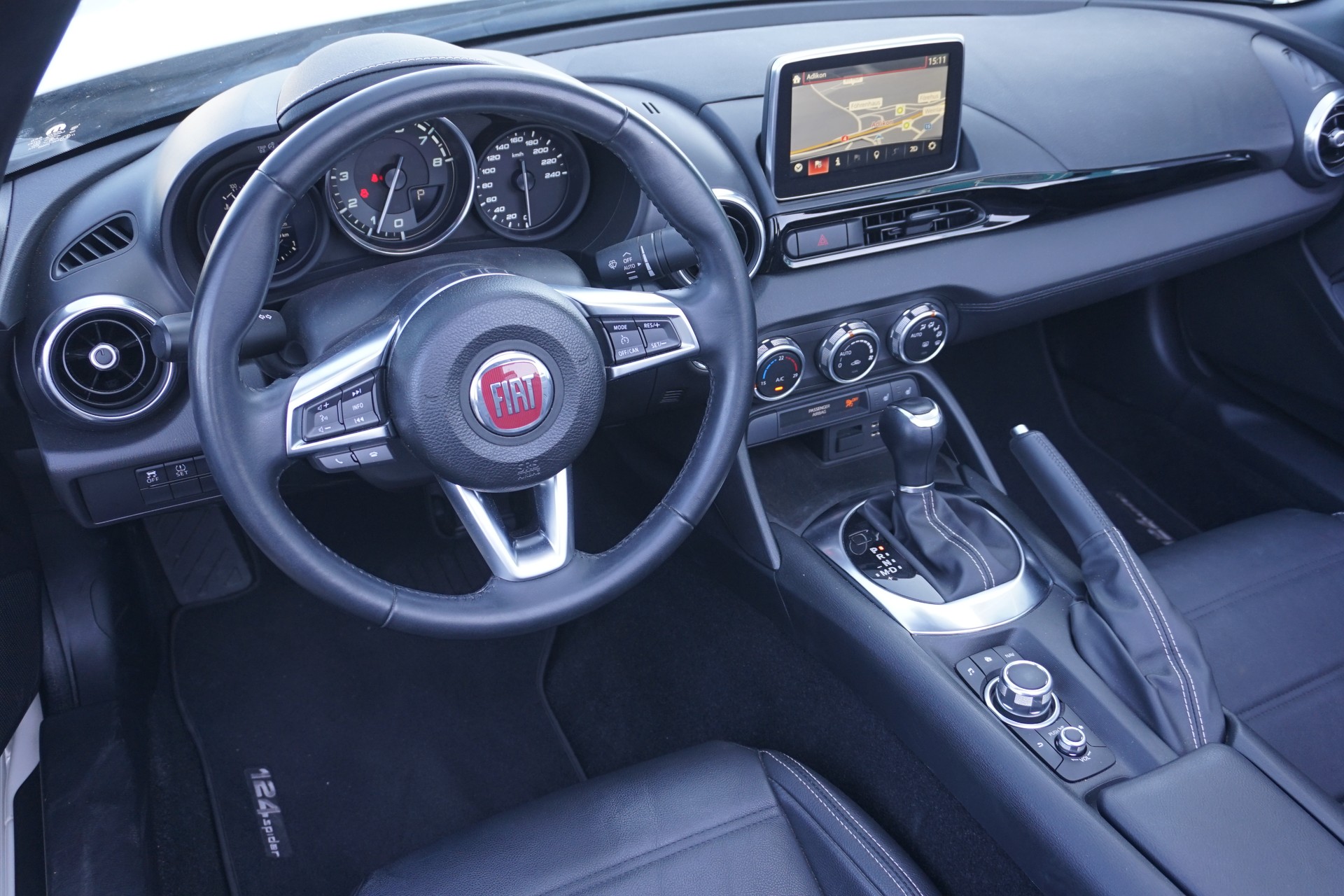 FIAT 124 Spider 1.4 TB Lusso Automat 140PS-image-26