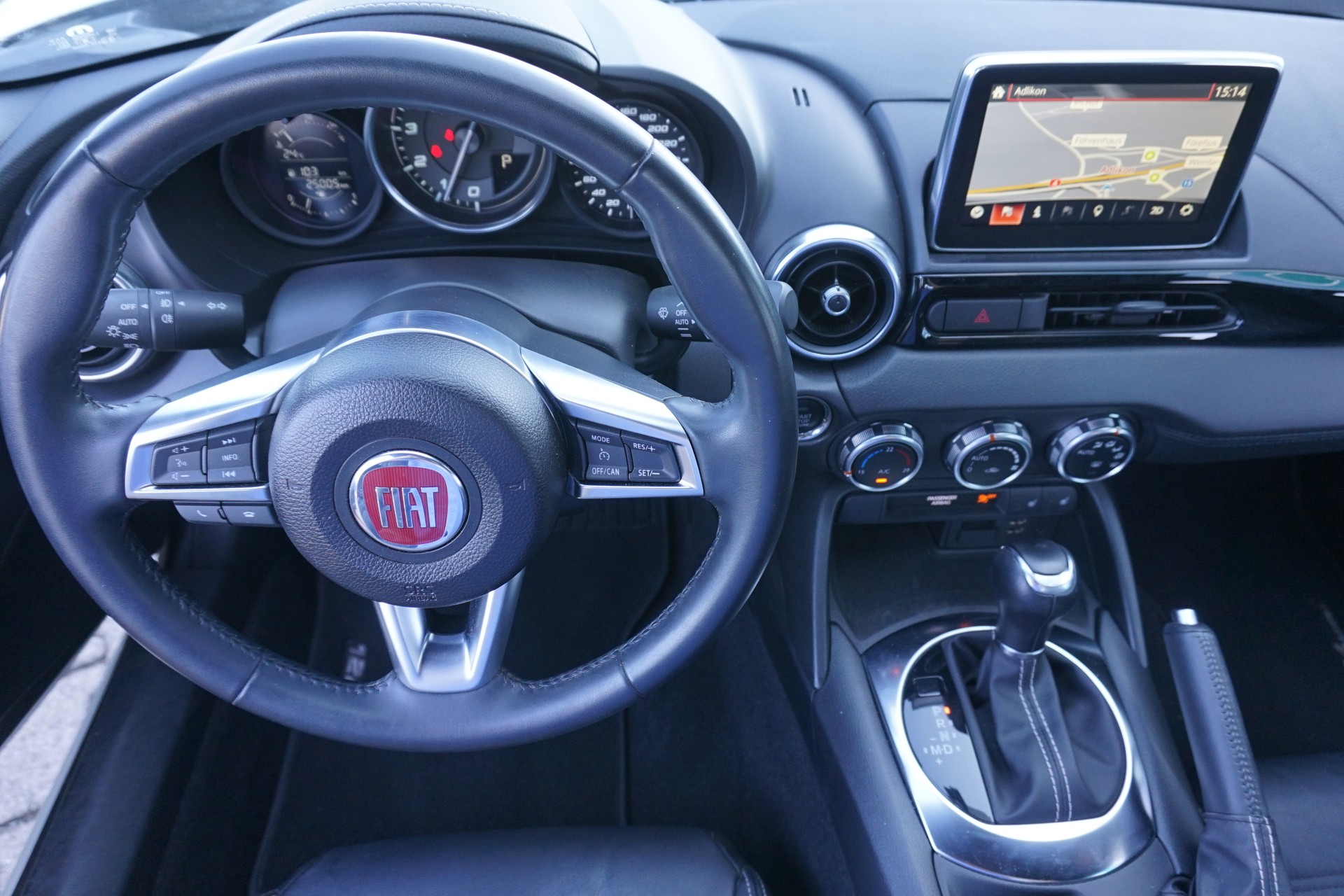 FIAT 124 Spider 1.4 TB Lusso Automat 140PS-image-24