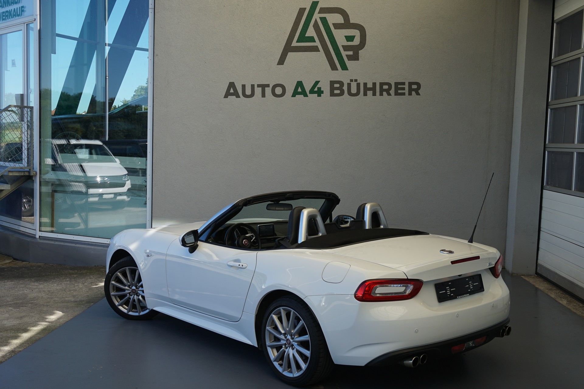 FIAT 124 Spider 1.4 TB Lusso Automat 140PS-image-13