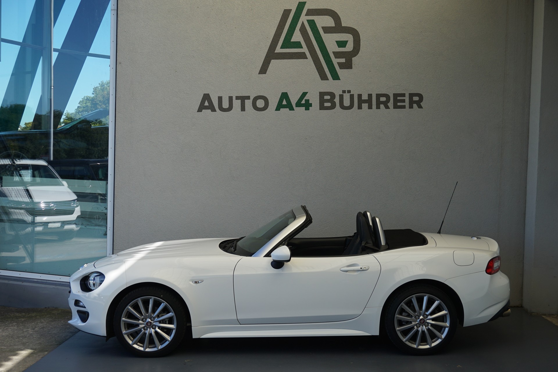 FIAT 124 Spider 1.4 TB Lusso Automat 140PS-showroom-element-1