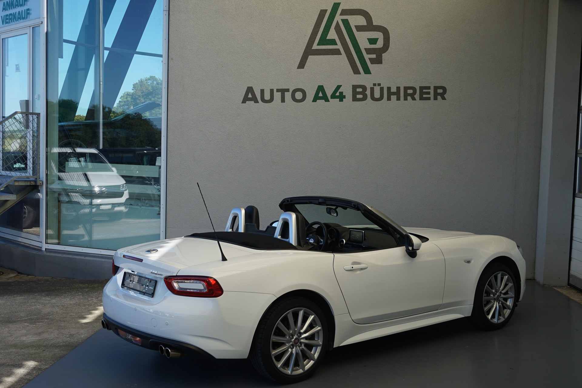 FIAT 124 Spider 1.4 TB Lusso Automat 140PS-image-15