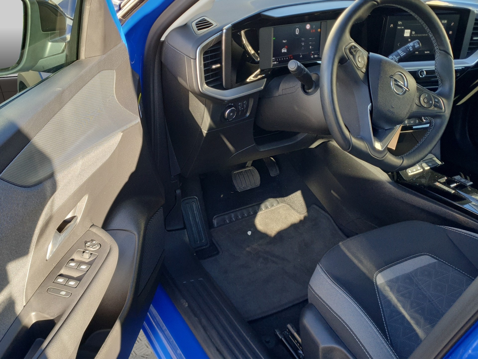 OPEL Mokka 1.2 Direct Injection Turbo Edition Aut.-image-9