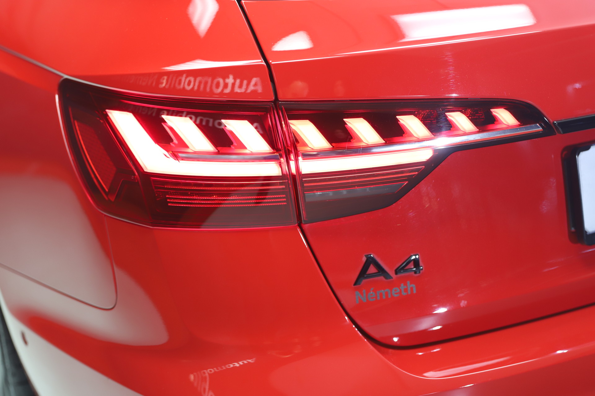 AUDI A4 Avant 45 TFSI S line S-tronic quattro-image-6