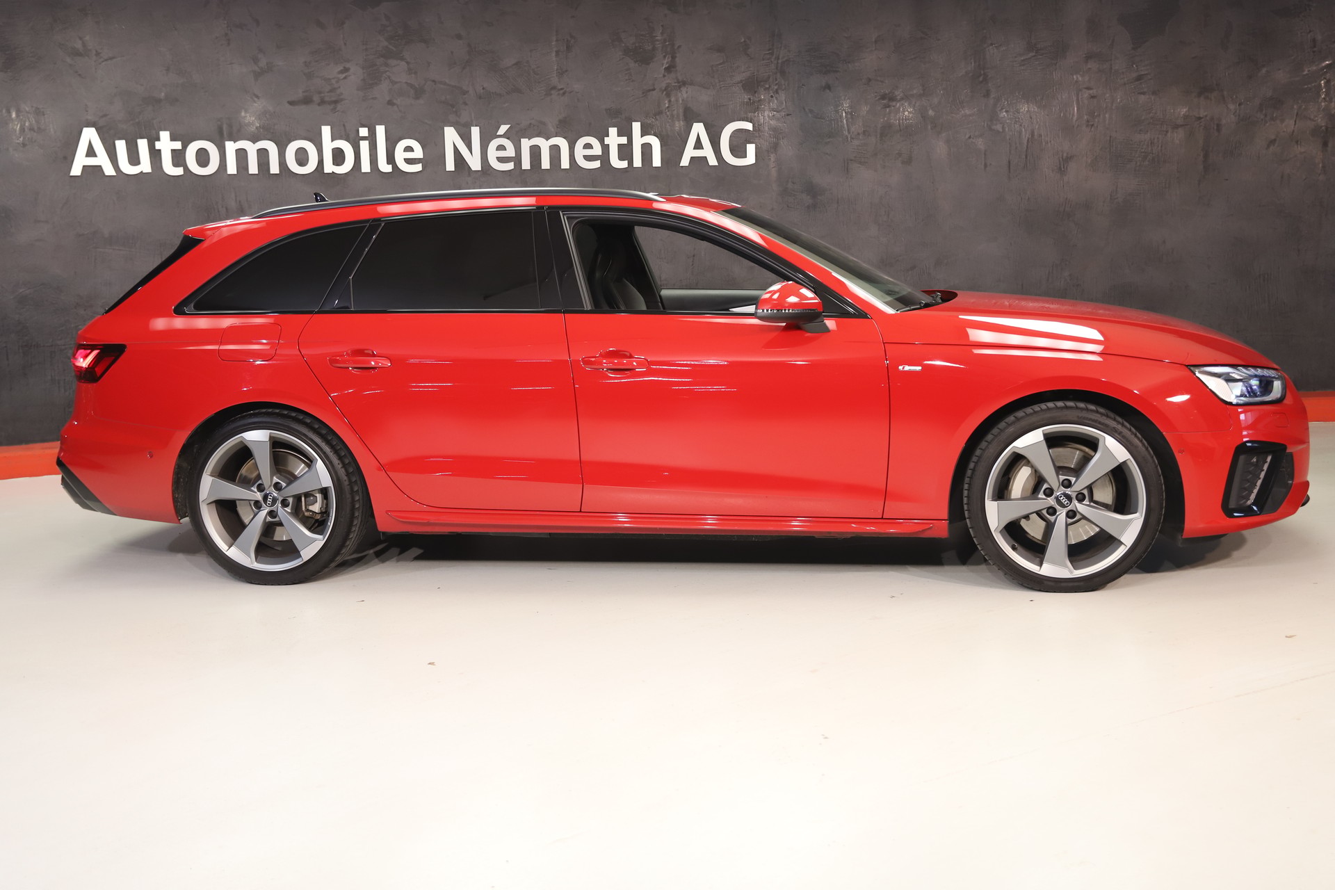 AUDI A4 Avant 45 TFSI S line S-tronic quattro-showroom-element-1