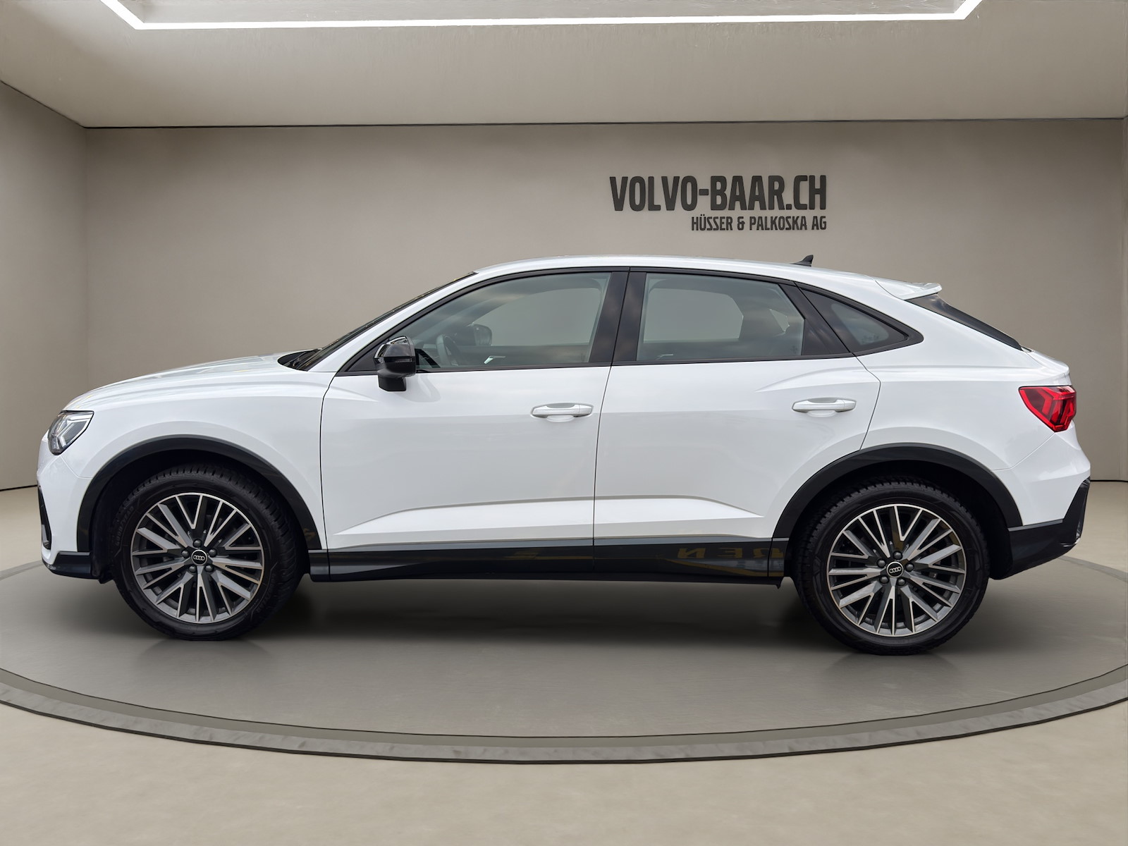 AUDI Q3 Sportback 1.5 35 TFSI S line Attraction S-Tronic-showroom-element-1
