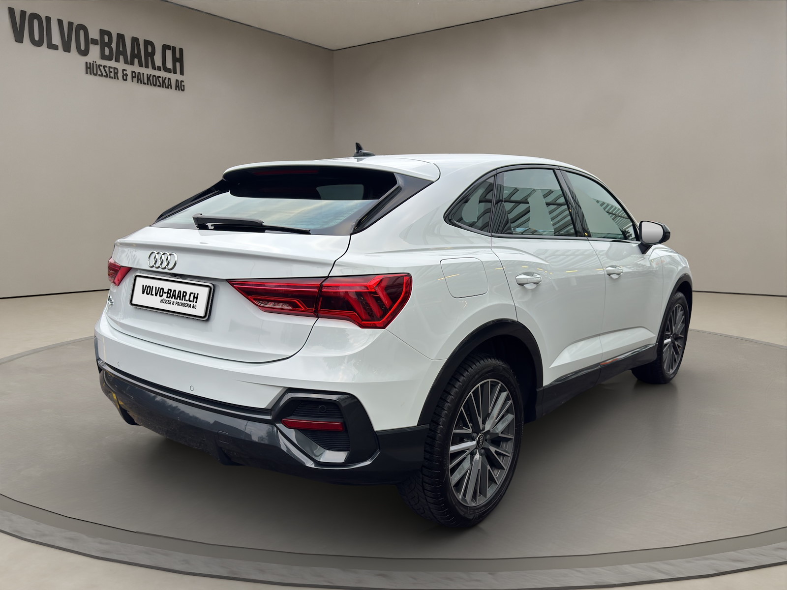 AUDI Q3 Sportback 1.5 35 TFSI S line Attraction S-Tronic-image-4