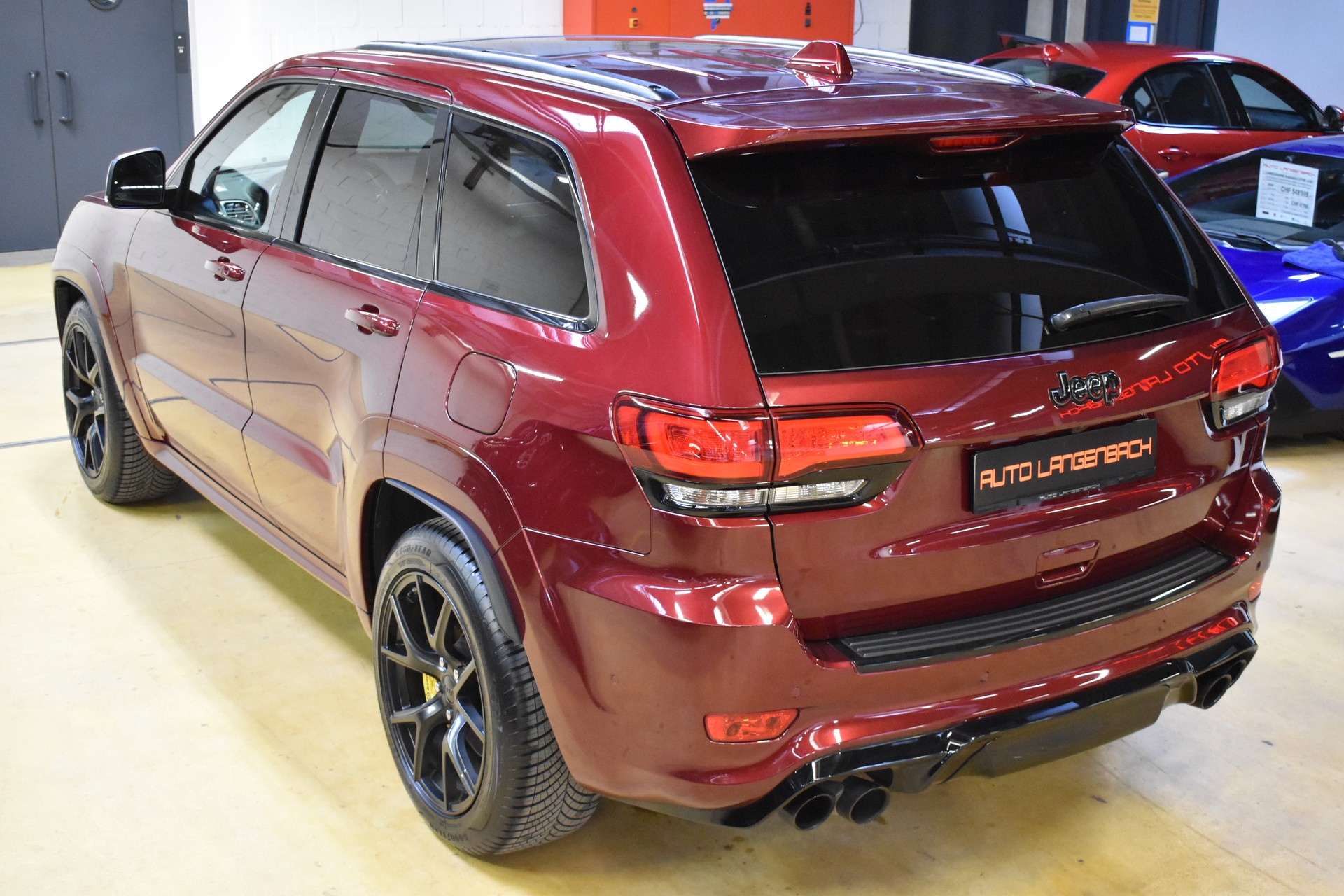 JEEP Grand Cherokee 6.2 V8 HEMI Trackhawk Automatic-showroom-element-3