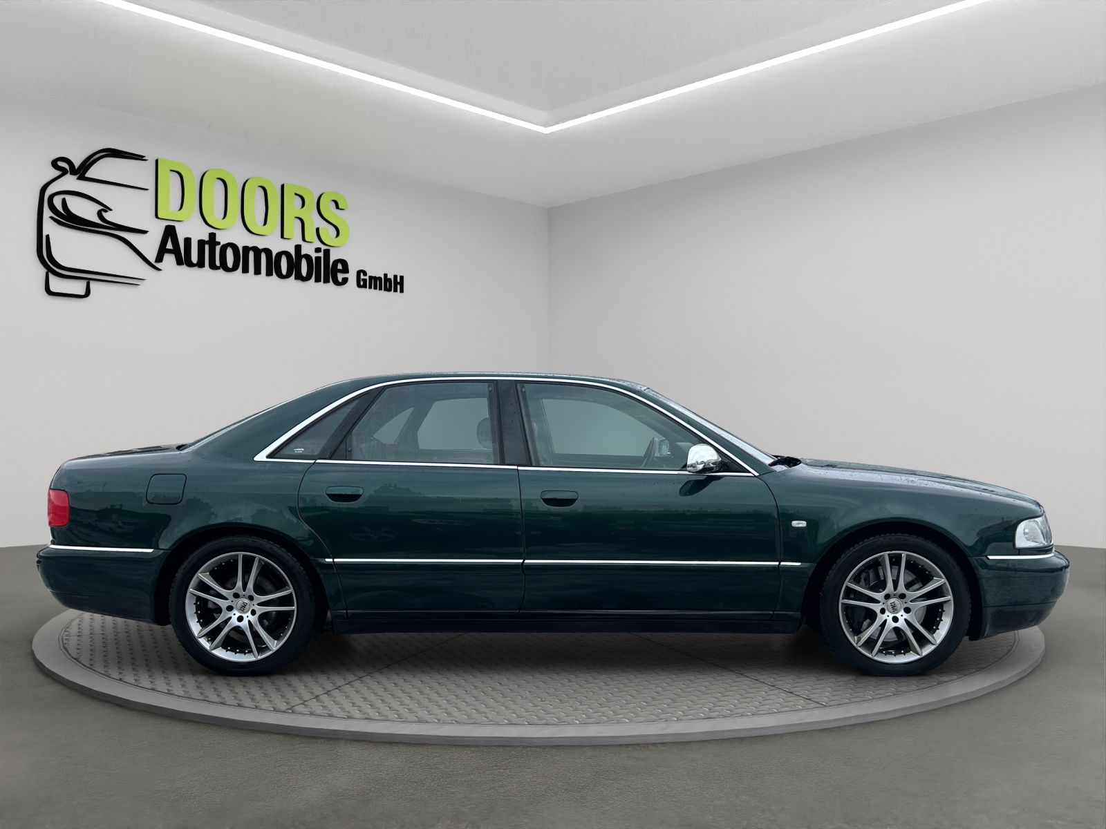 AUDI S8 4.2 quattro-image-7