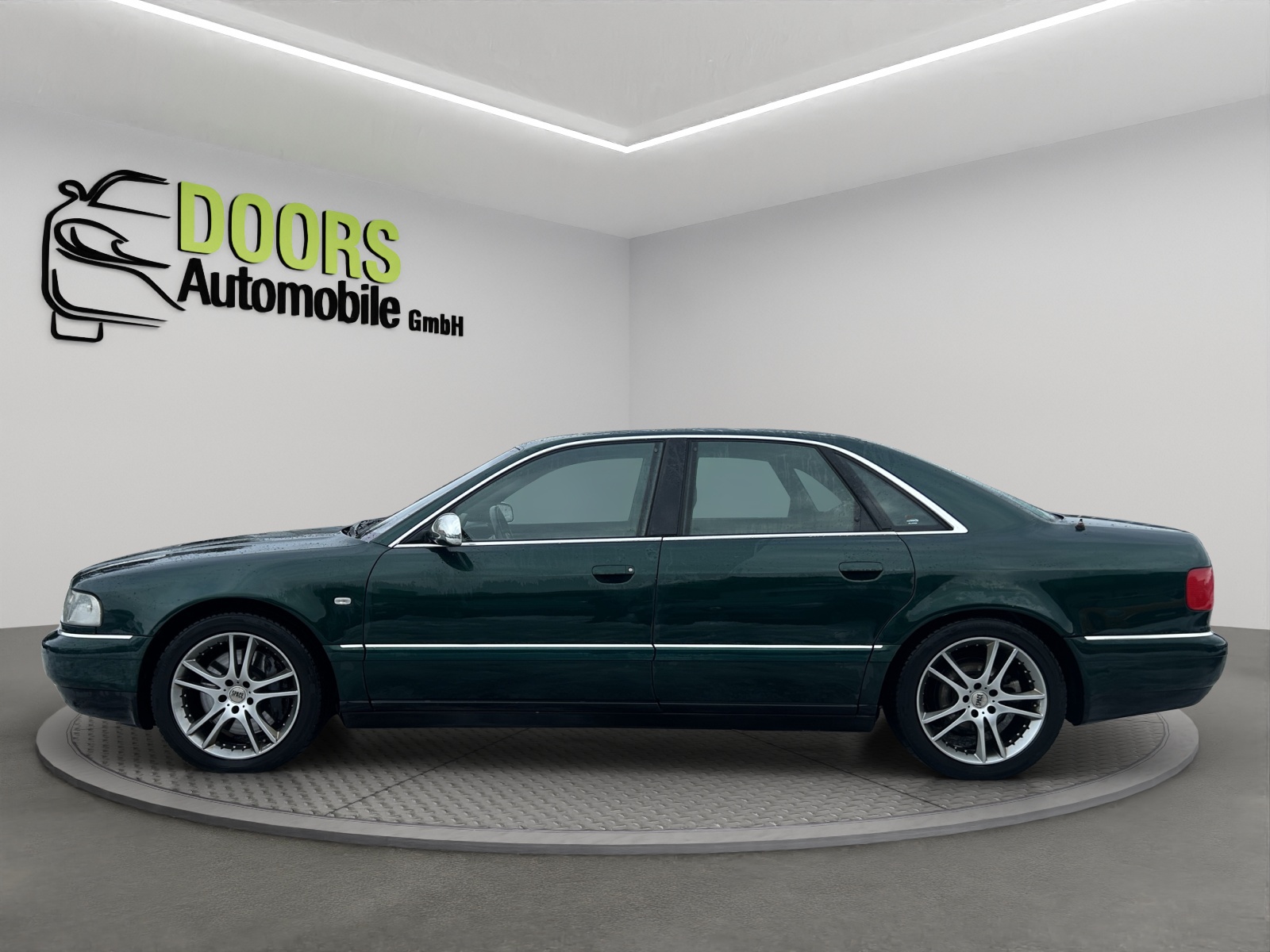AUDI S8 4.2 quattro-image-6