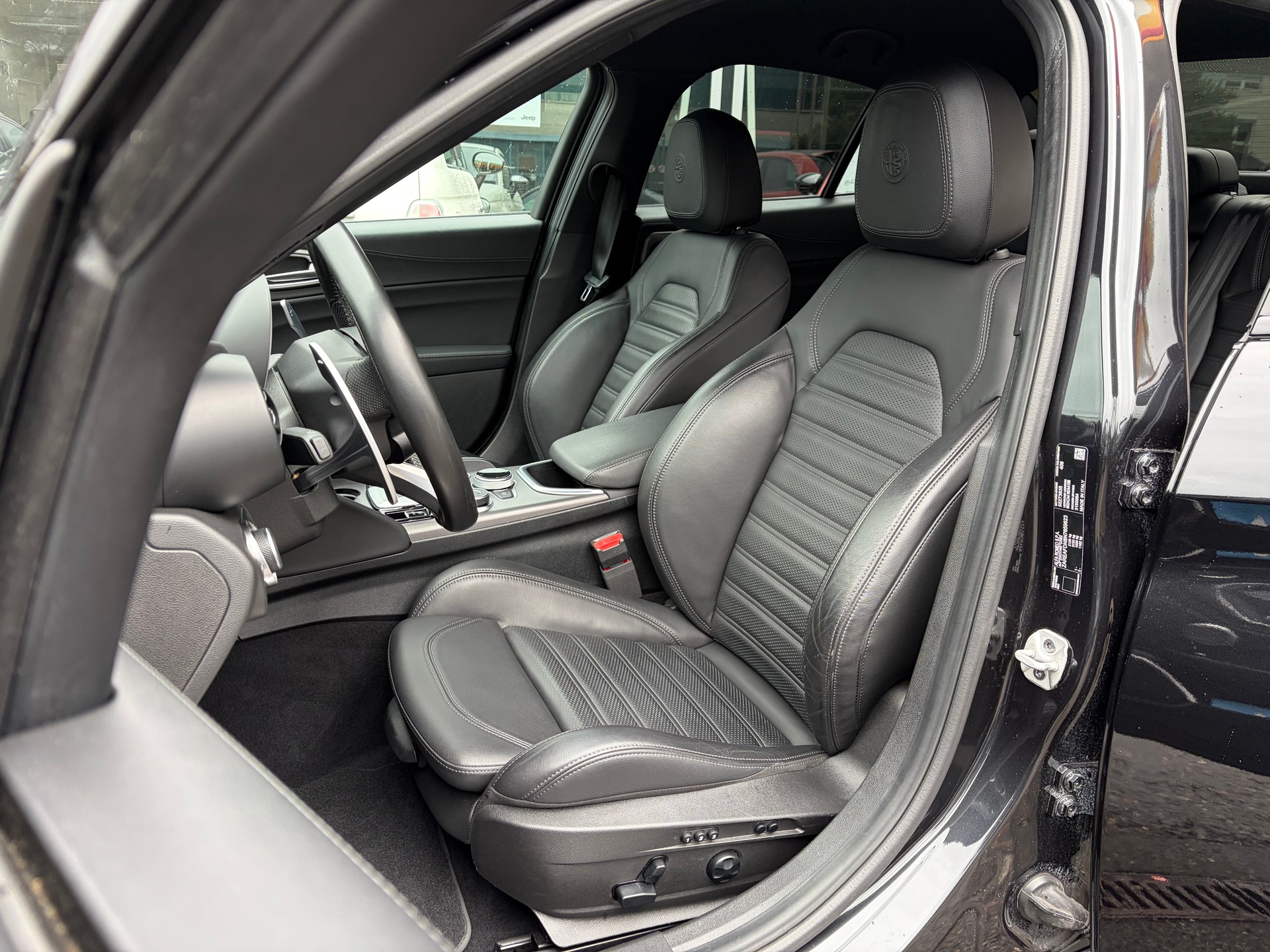 ALFA ROMEO Giulia 2.0 Veloce Q4 Automatic-image-2