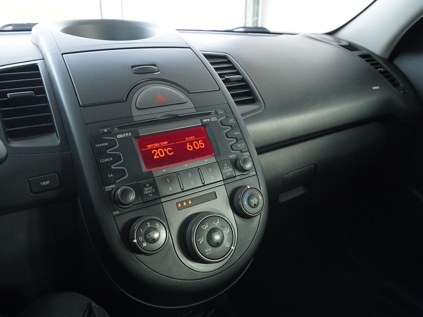 KIA Soul 1.6 CVVT Classic-image-4