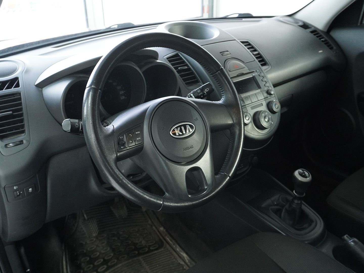 KIA Soul 1.6 CVVT Classic-showroom-element-2