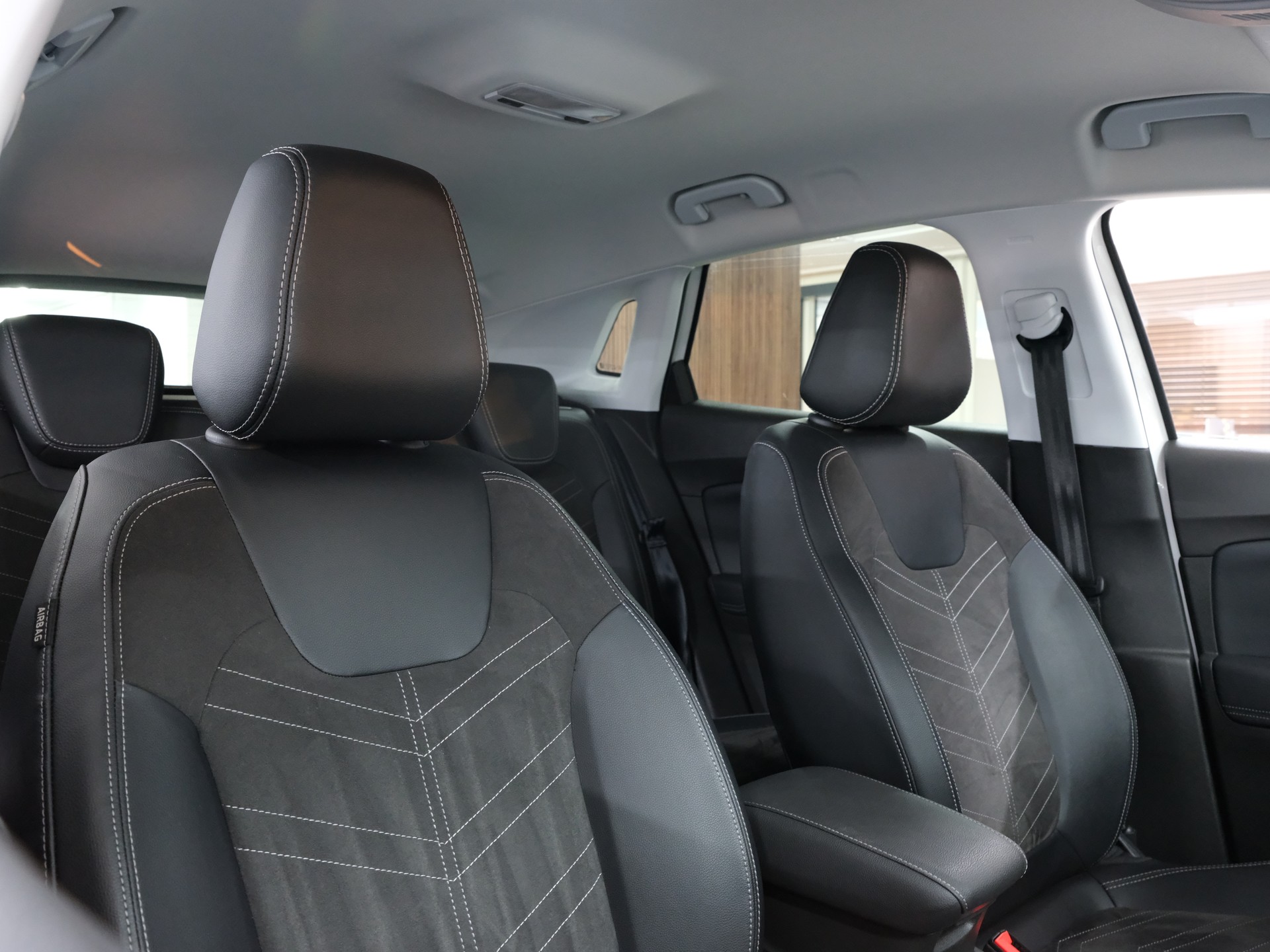 OPEL Grandland 1.6 Hybrid Ultimate Automatik-image-27