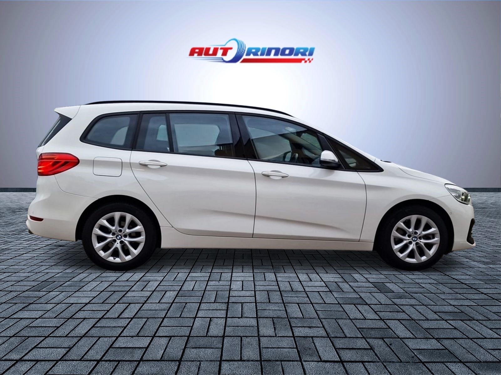 BMW 218d xDrive Gran Tourer Steptronic-showroom-element-1