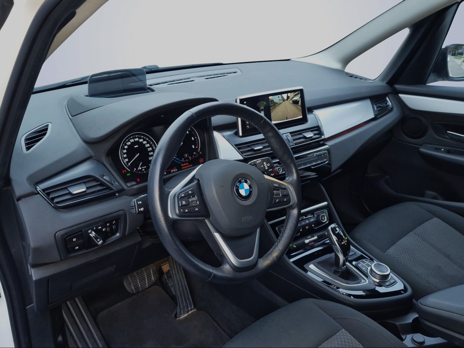 BMW 218d xDrive Gran Tourer Steptronic-image-7
