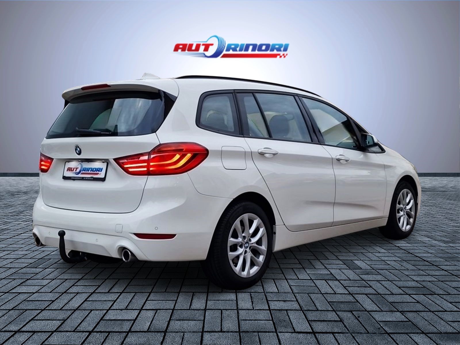 BMW 218d xDrive Gran Tourer Steptronic-image-4