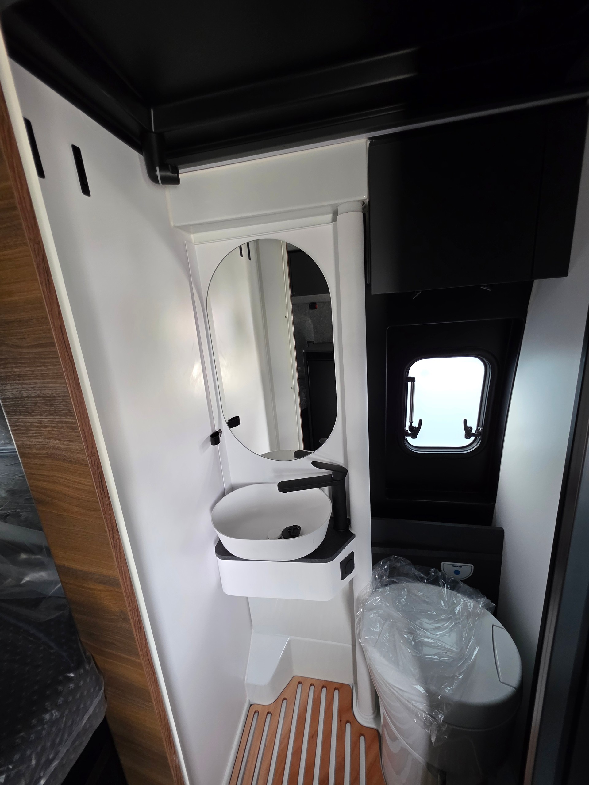 ADRIA SUPERTWIN-image-8