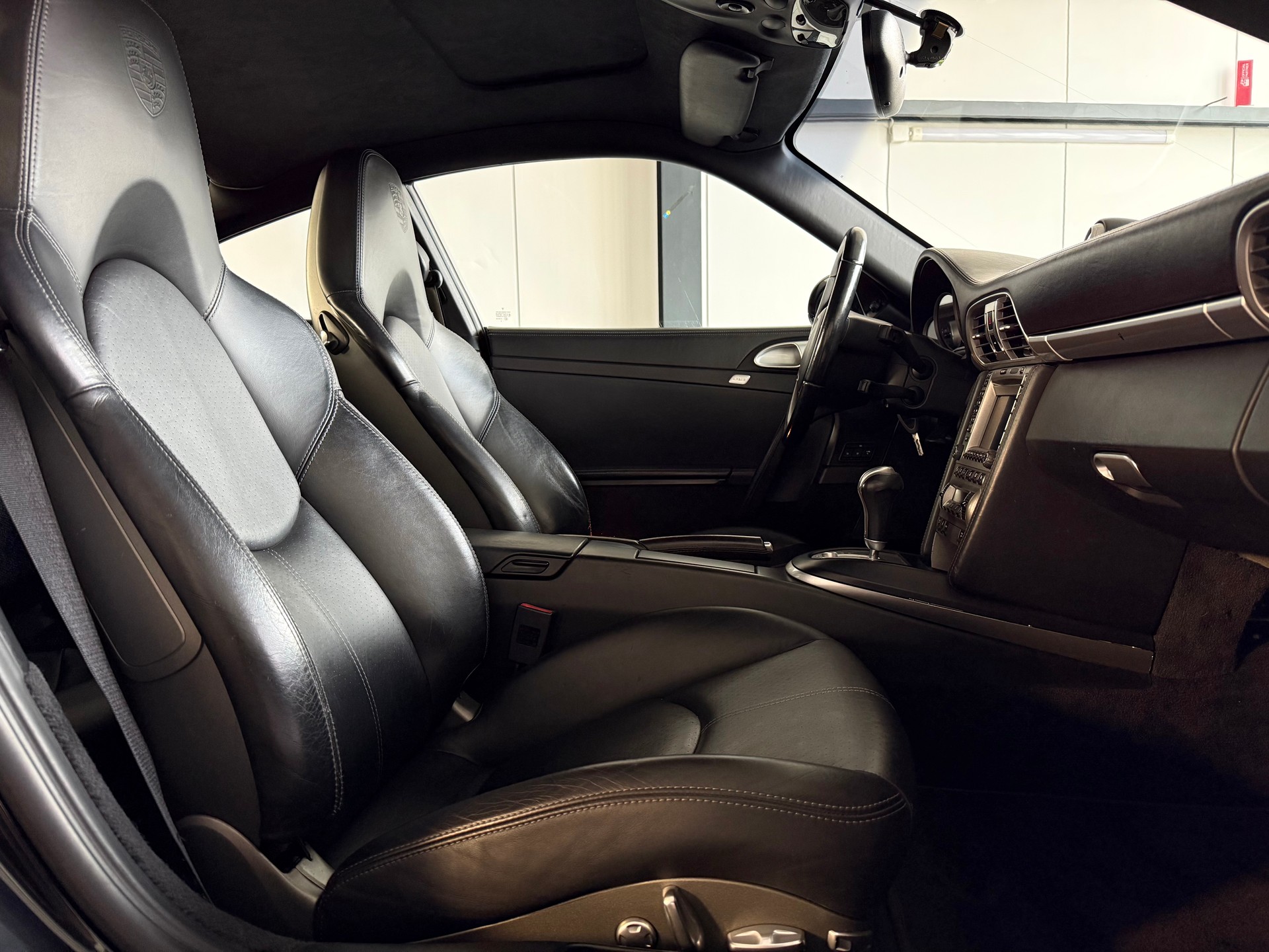 PORSCHE 911 Turbo-image-9