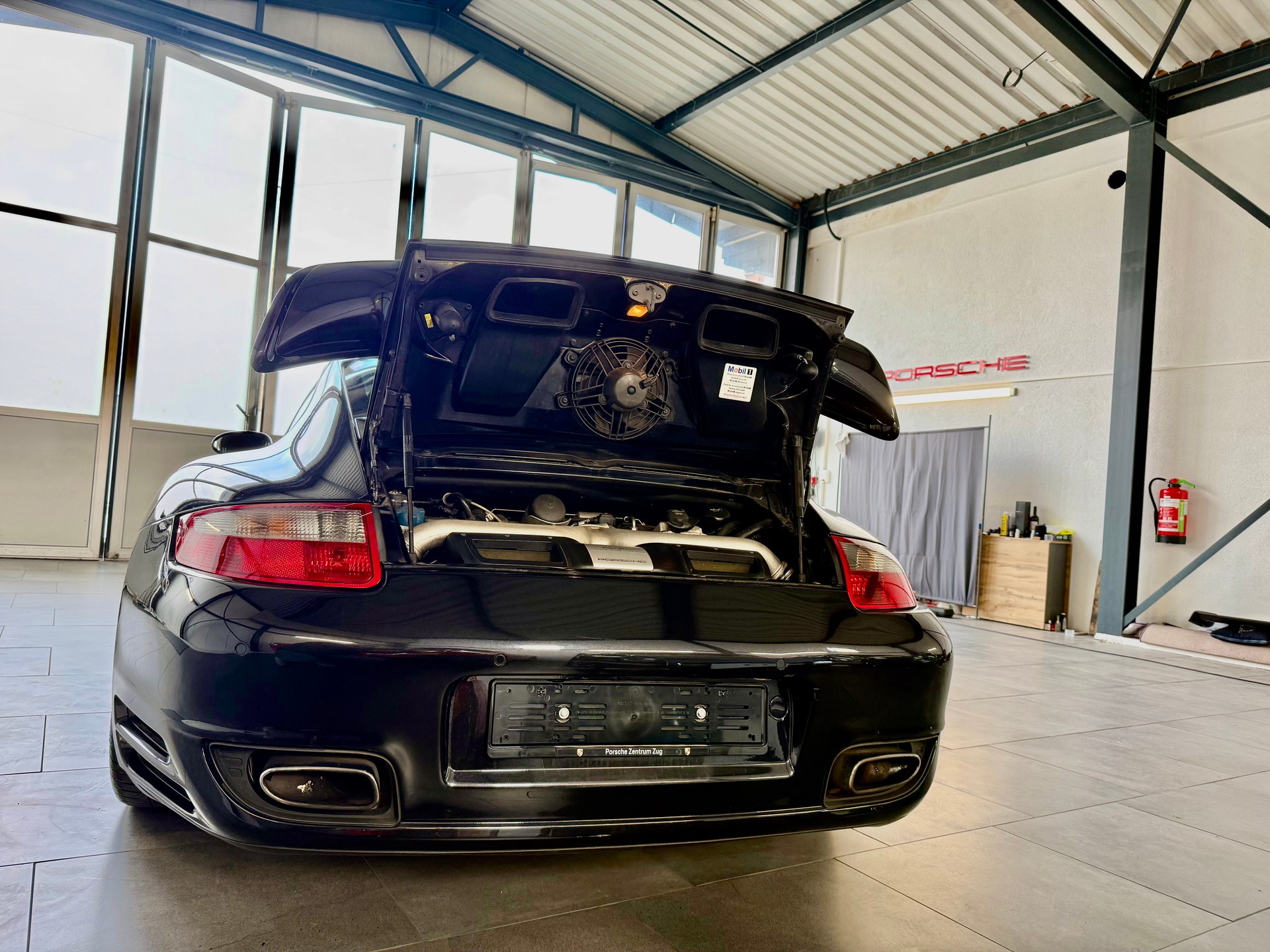PORSCHE 911 Turbo-image-6
