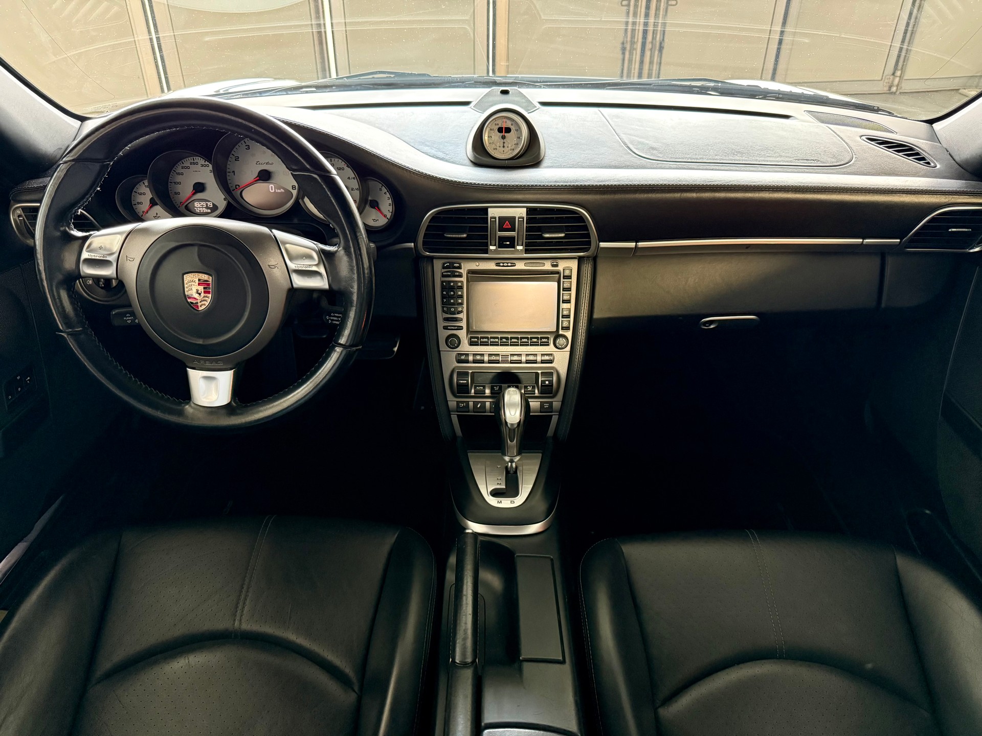 PORSCHE 911 Turbo-image-7
