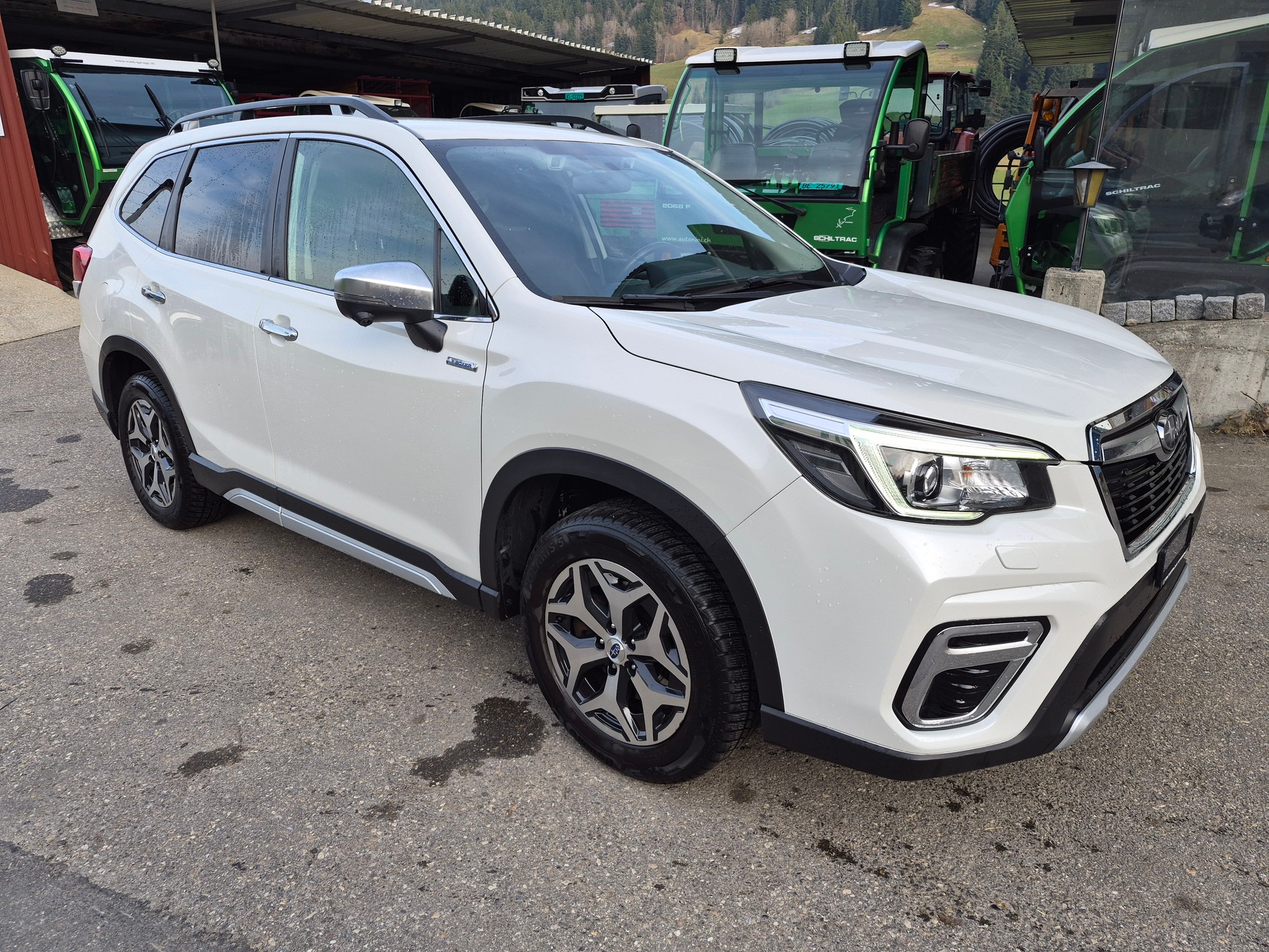 SUBARU Forester 2.0i e-Boxer Swiss Plus Lineartronic-showroom-element-2