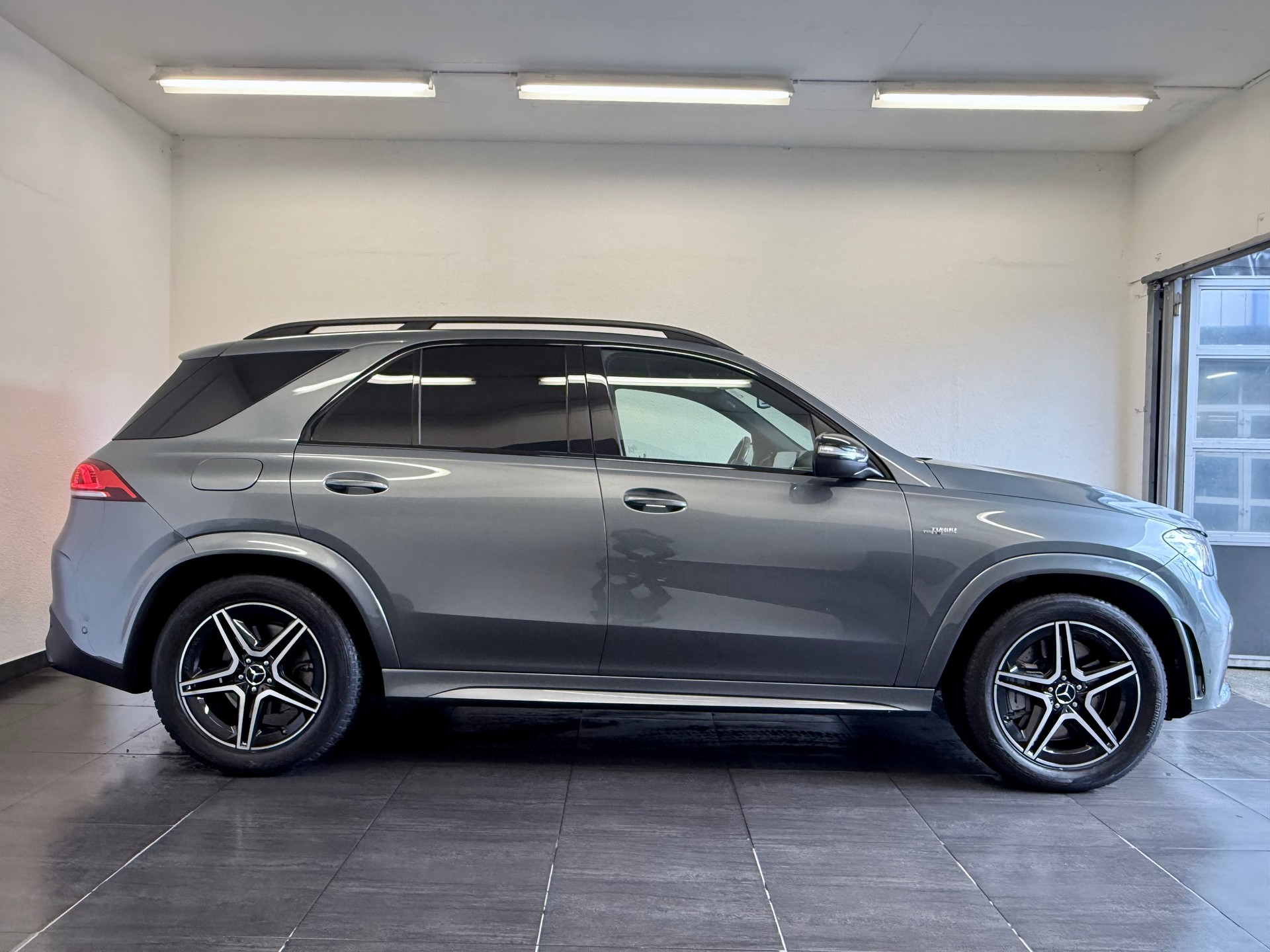 MERCEDES-BENZ GLE 53 AMG "7-Sitzer" 4Matic+ 9G-Speedshift-image-4