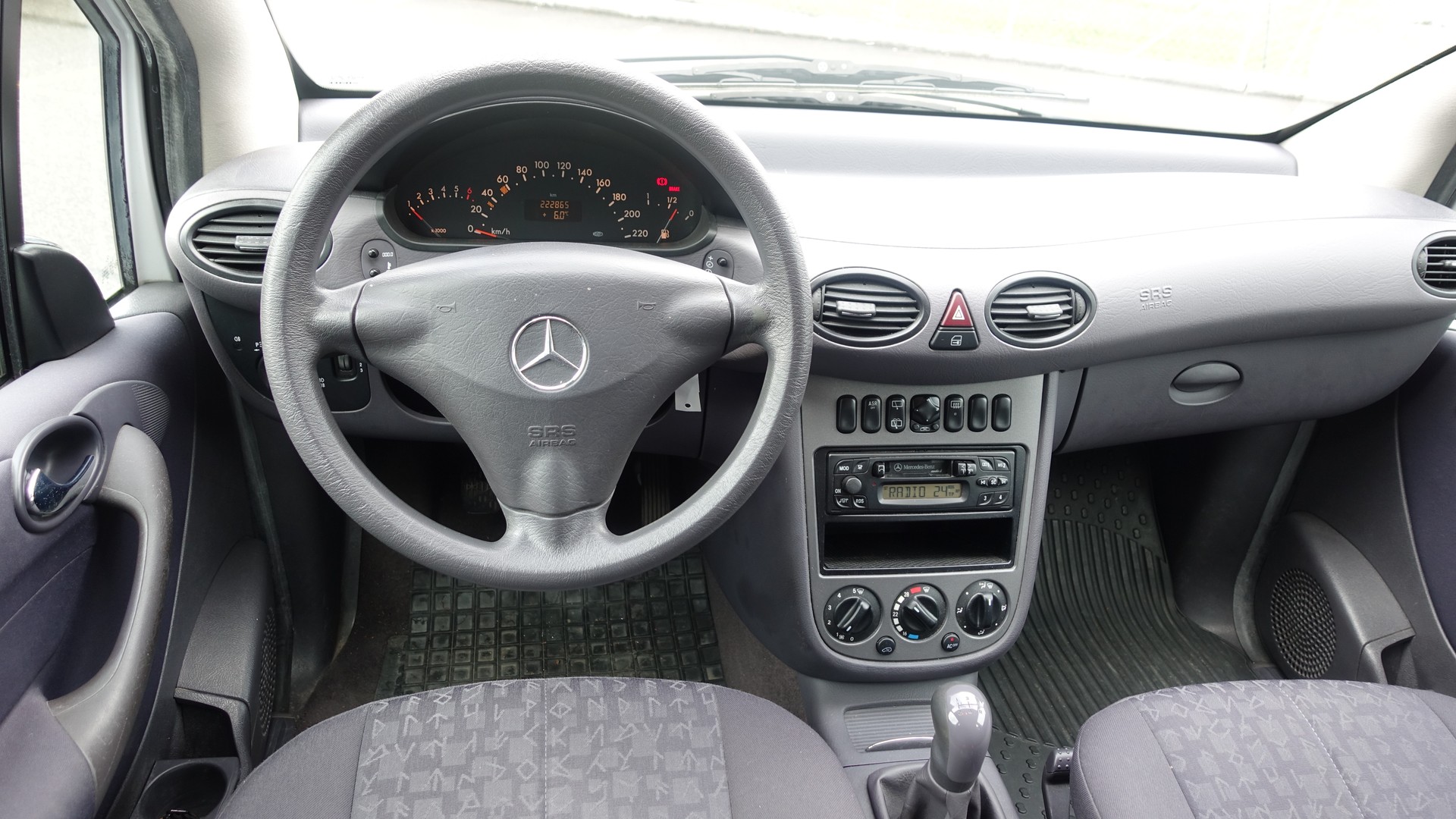 MERCEDES-BENZ A 140 Classic-image-5