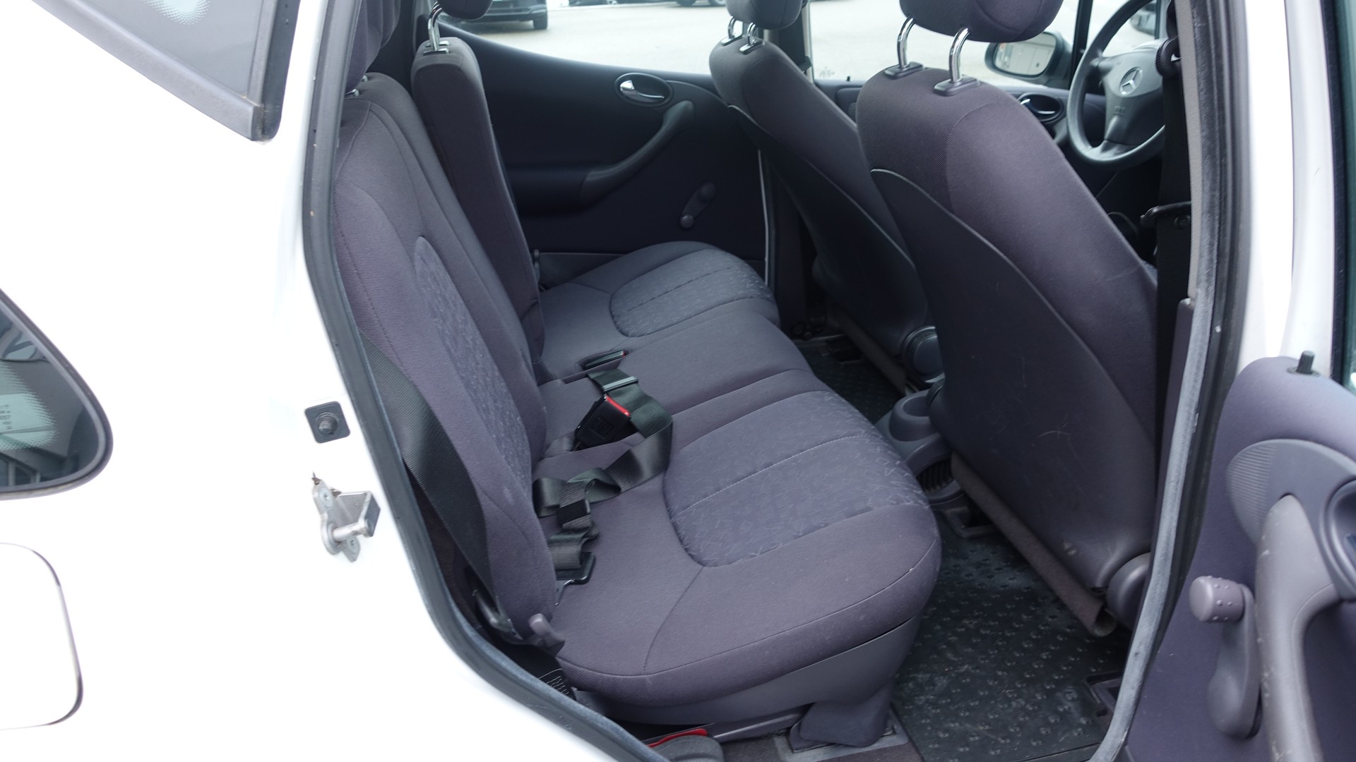MERCEDES-BENZ A 140 Classic-image-8
