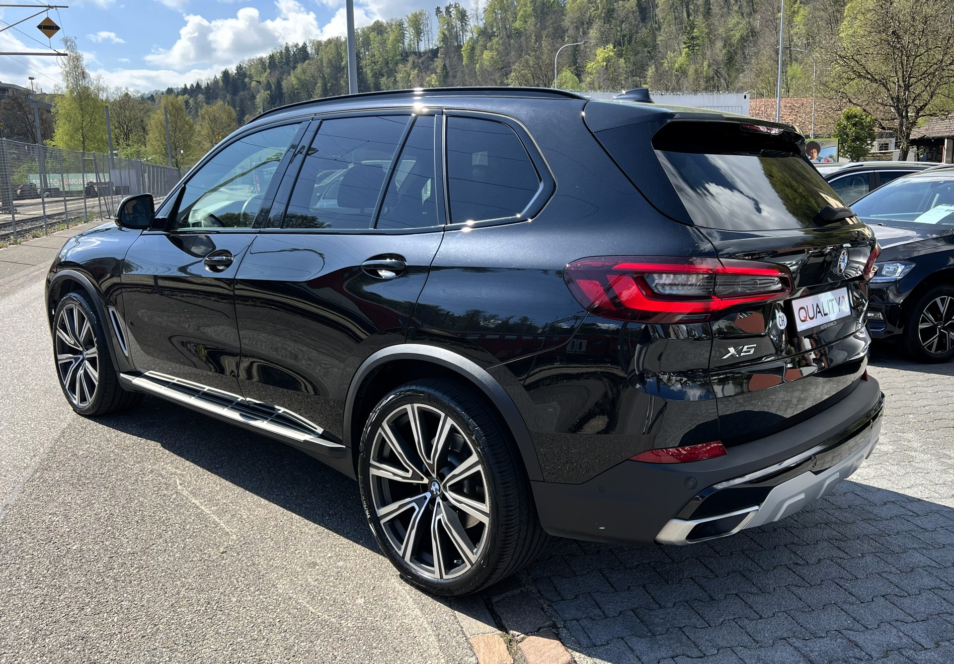 BMW X5 xDrive 48V 30d M Sport *BMW Individual*-showroom-element-2
