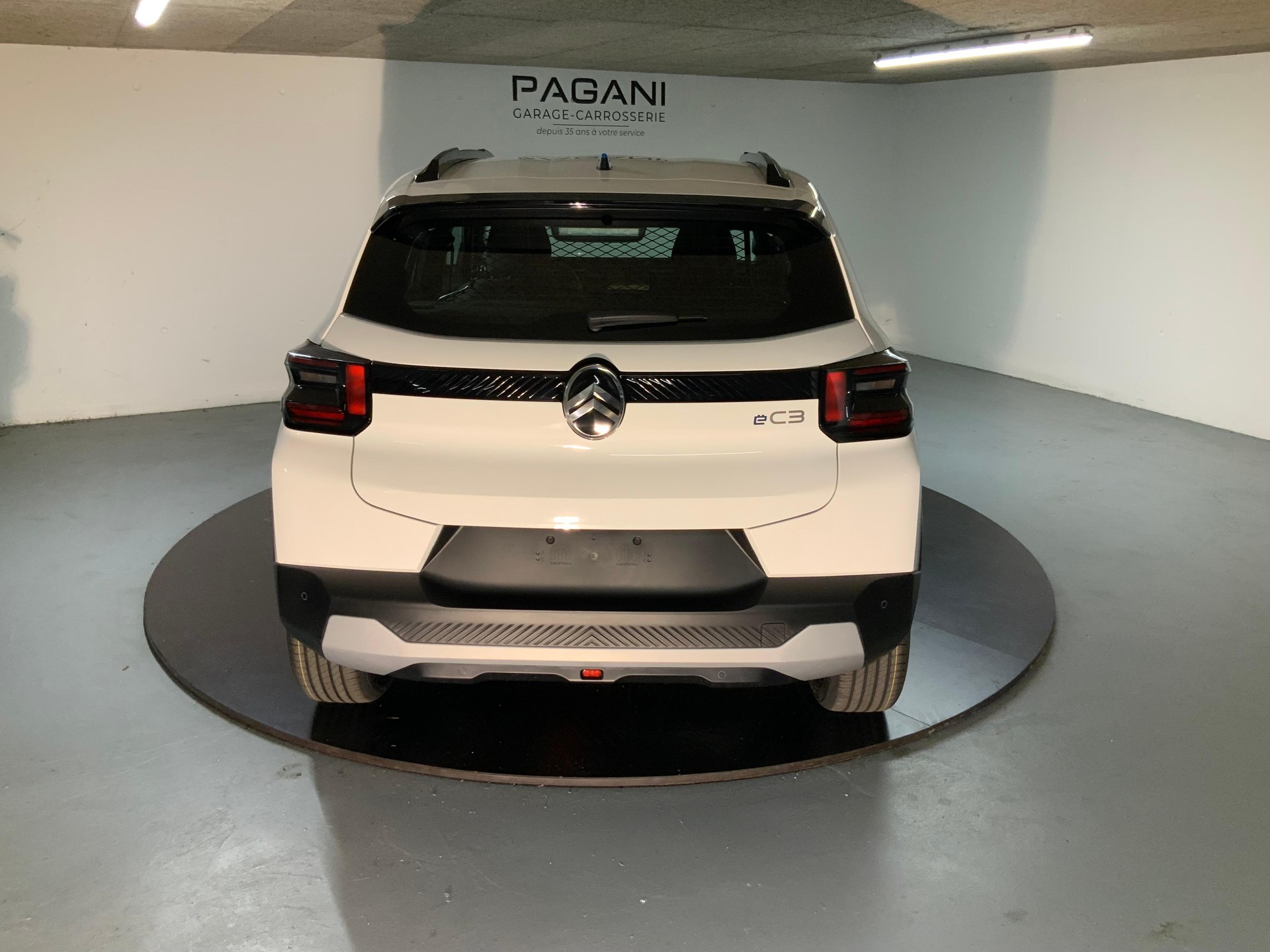 CITROEN e-C3 44kWh Van-image-9