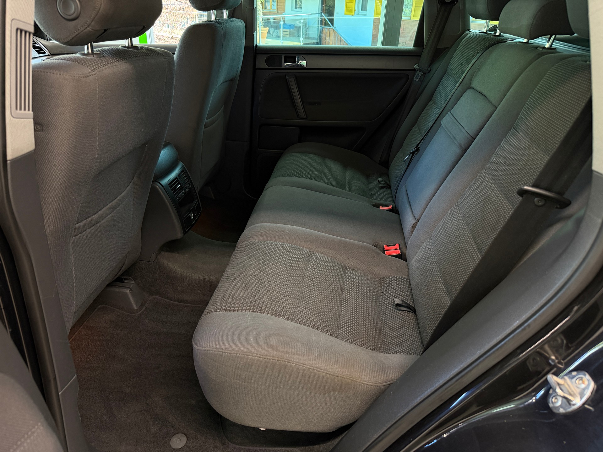 VW Touareg 2.5 TDI 6-Gang-image-14