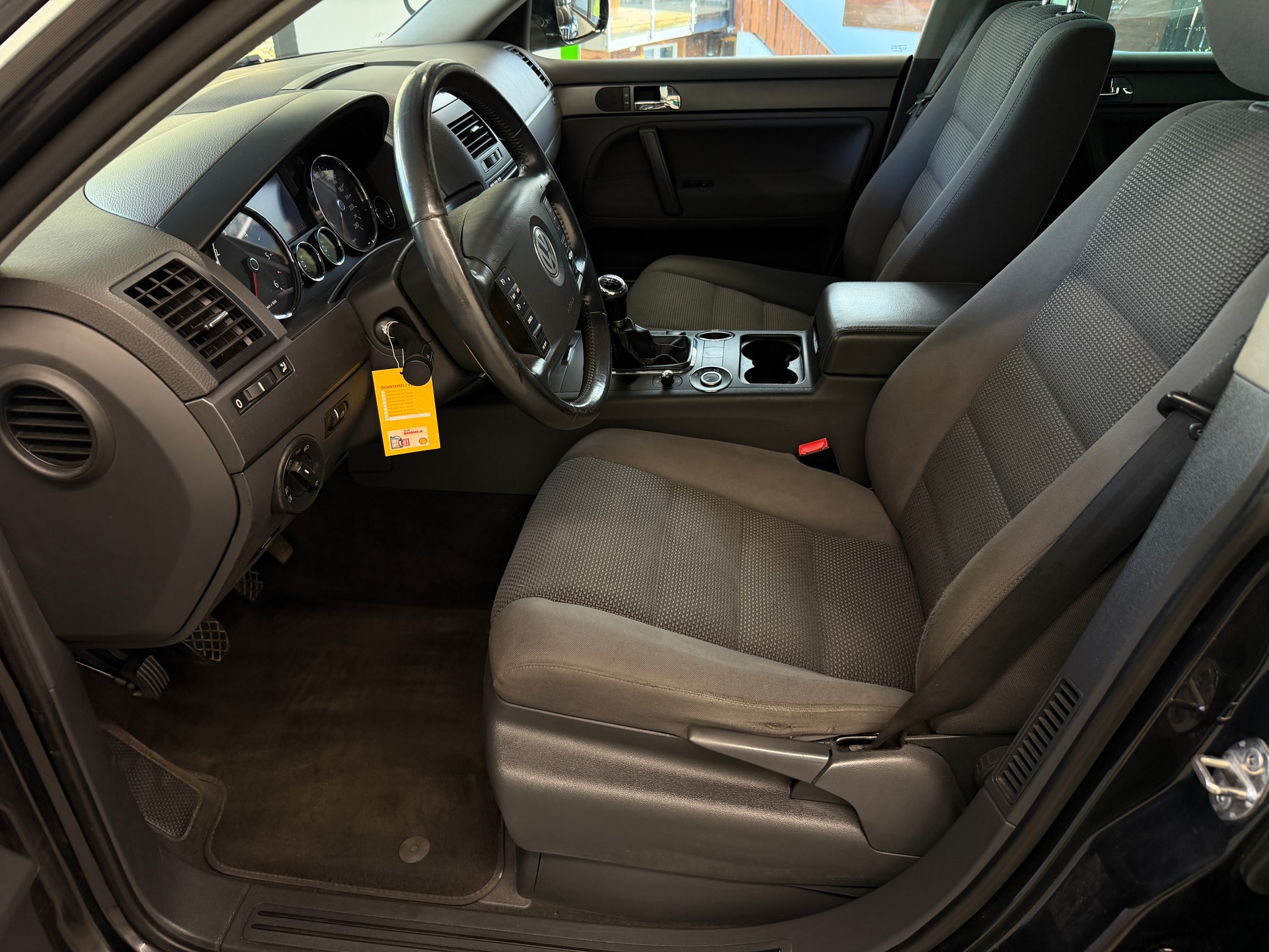 VW Touareg 2.5 TDI 6-Gang-image-11