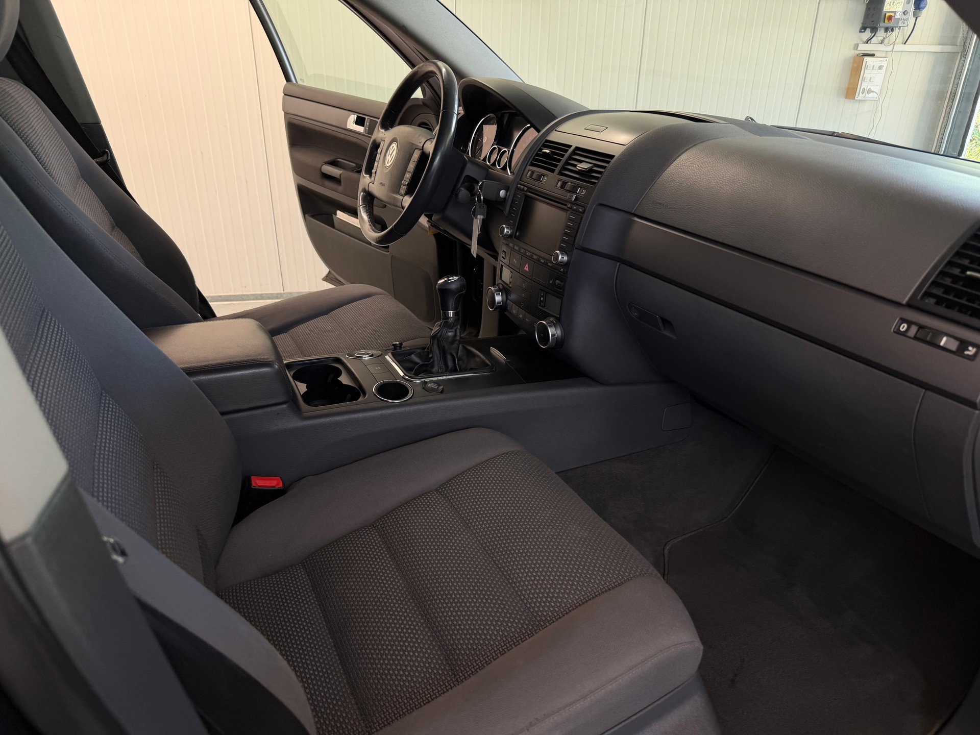 VW Touareg 2.5 TDI 6-Gang-image-19