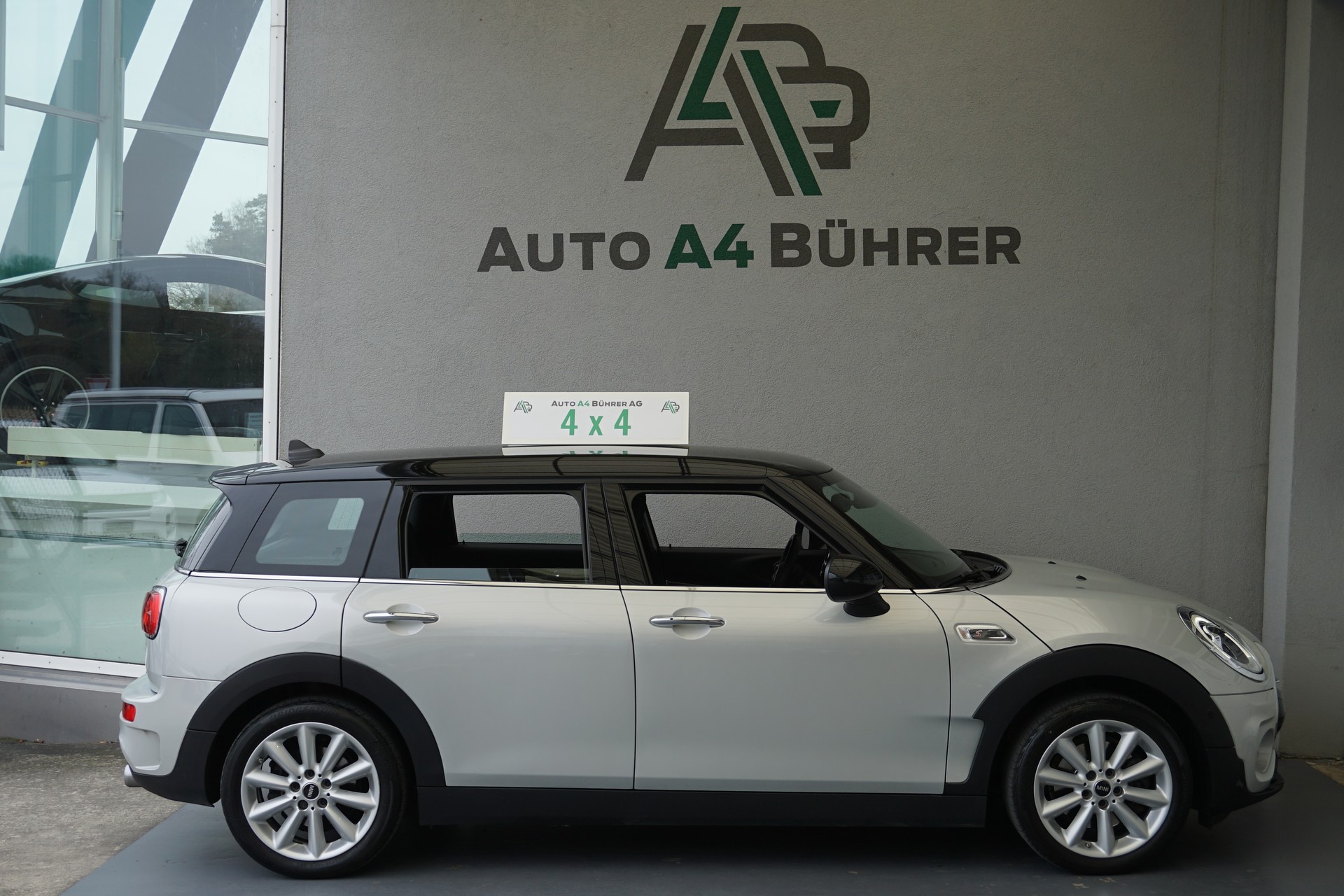 MINI Clubman Cooper S 2,0 T ALL4 192PS Automat-image-5