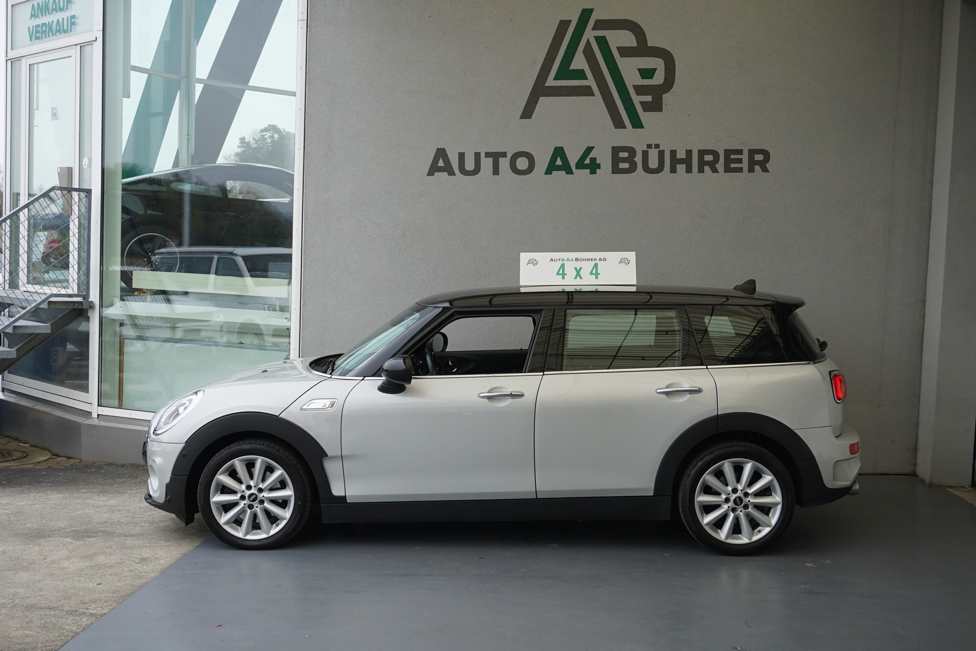 MINI Clubman Cooper S 2,0 T ALL4 192PS Automat-showroom-element-1