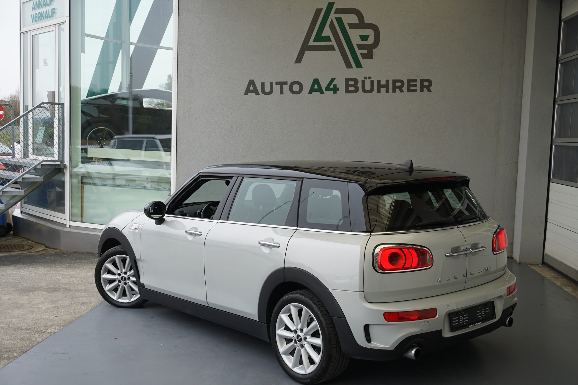 MINI Clubman Cooper S 2,0 T ALL4 192PS Automat-image-6
