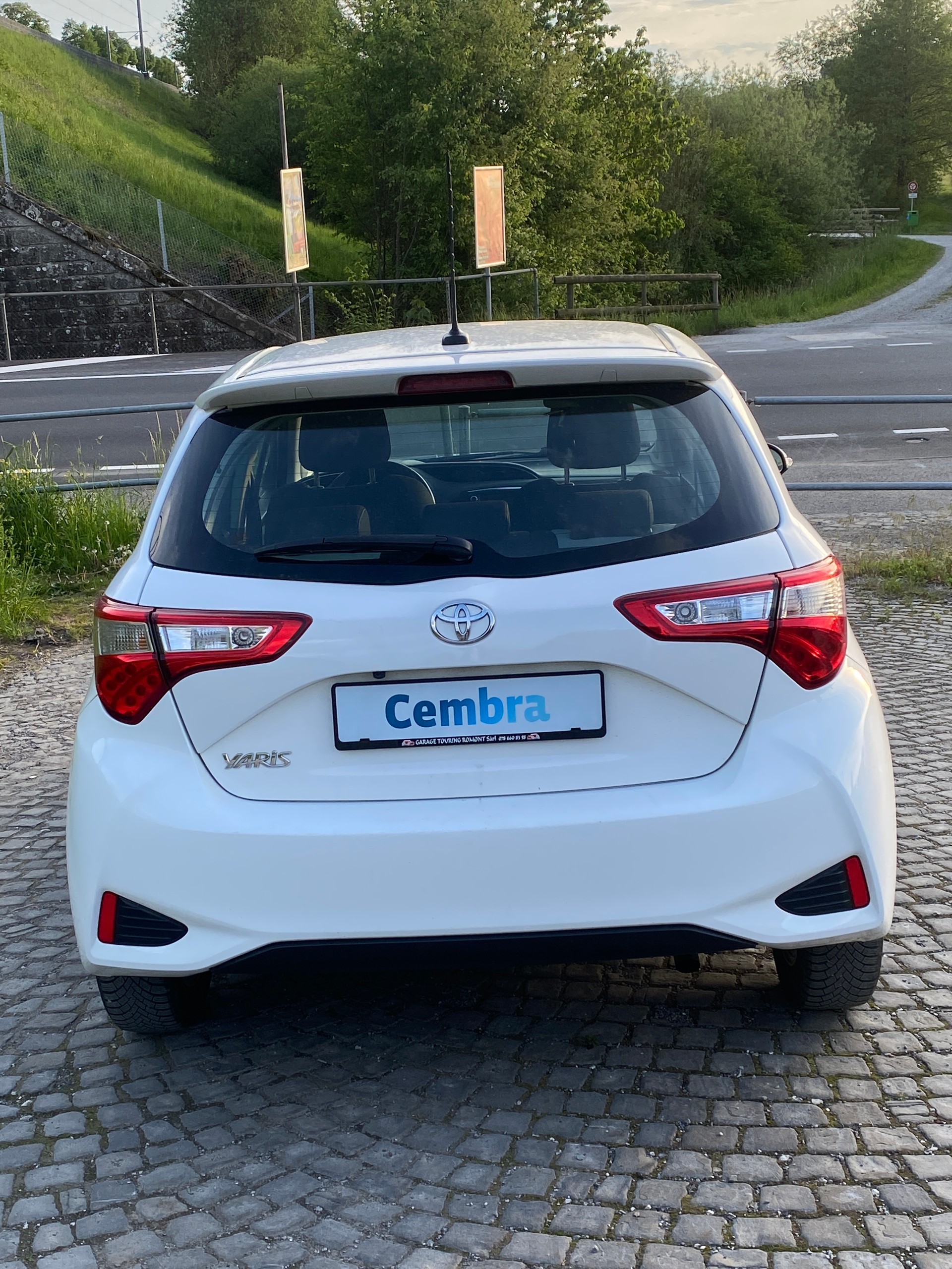 TOYOTA Yaris 1.5 Comfort-showroom-element-3