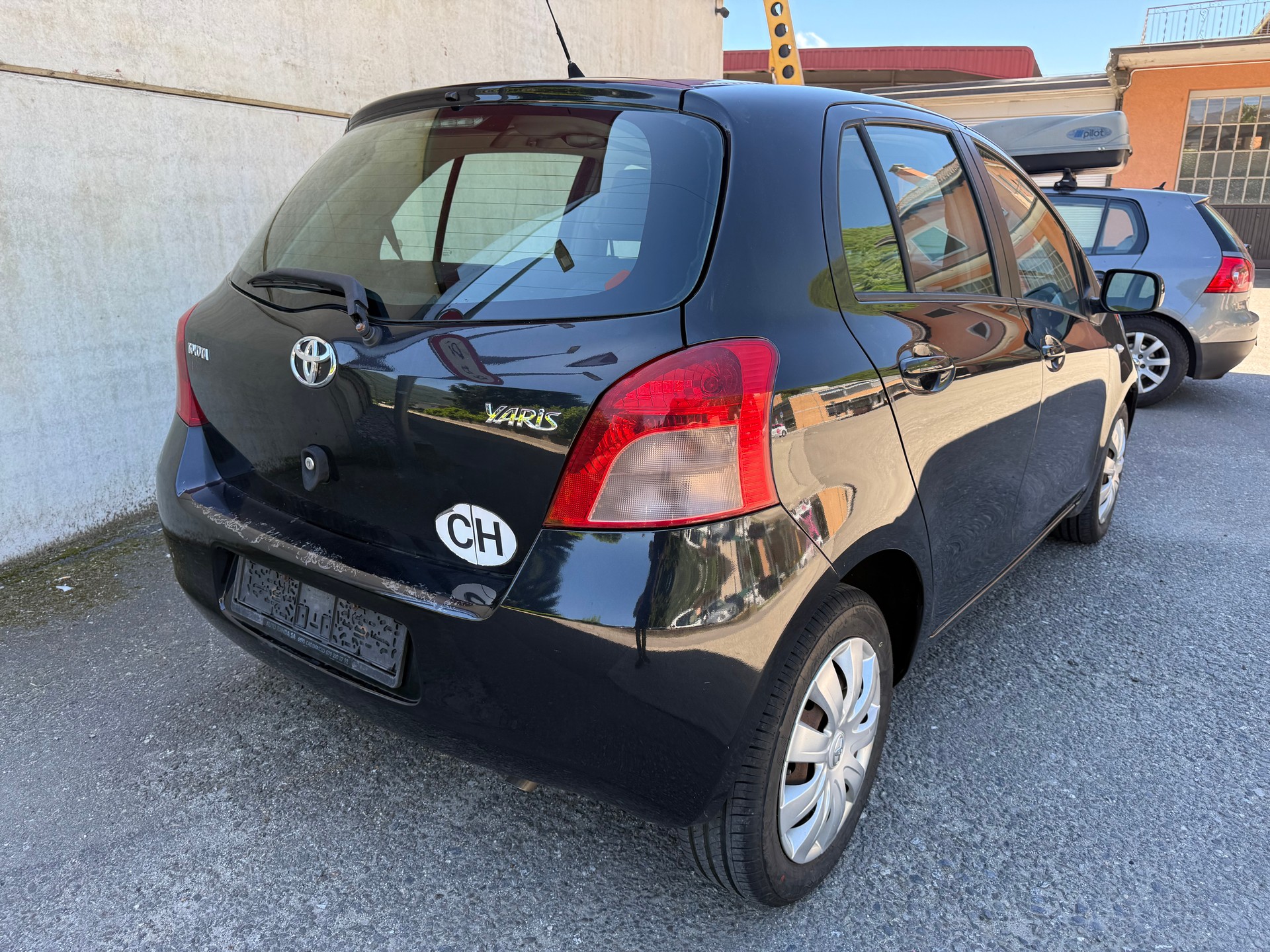 TOYOTA Yaris 1.3 City-image-3