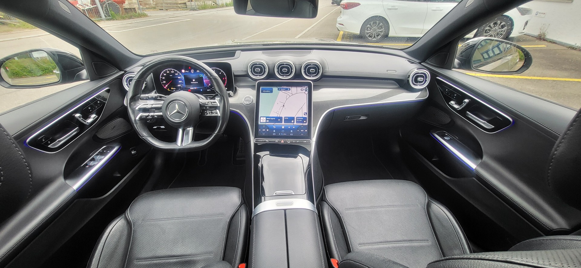 MERCEDES-BENZ C 220 d T AMG Line-image-4