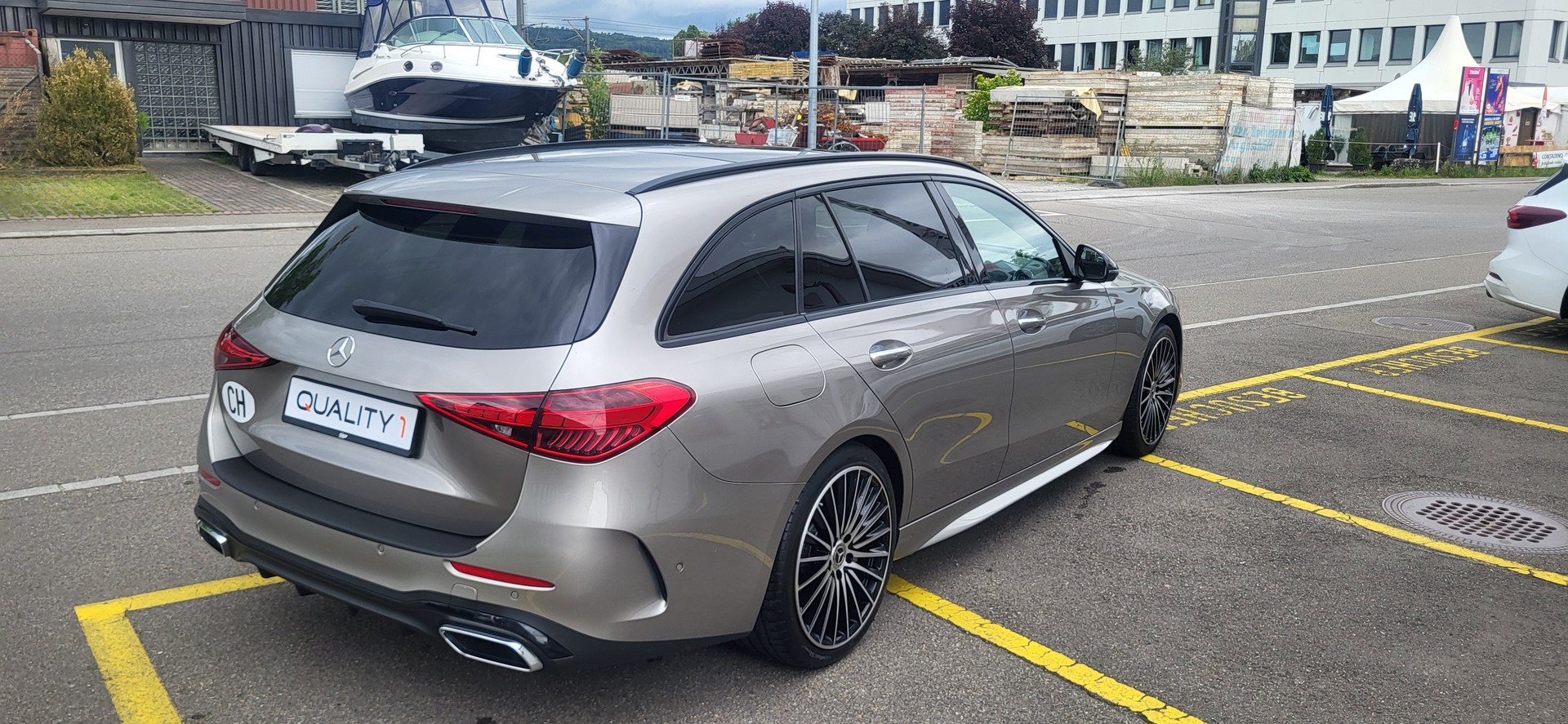 MERCEDES-BENZ C 220 d T AMG Line-image-13