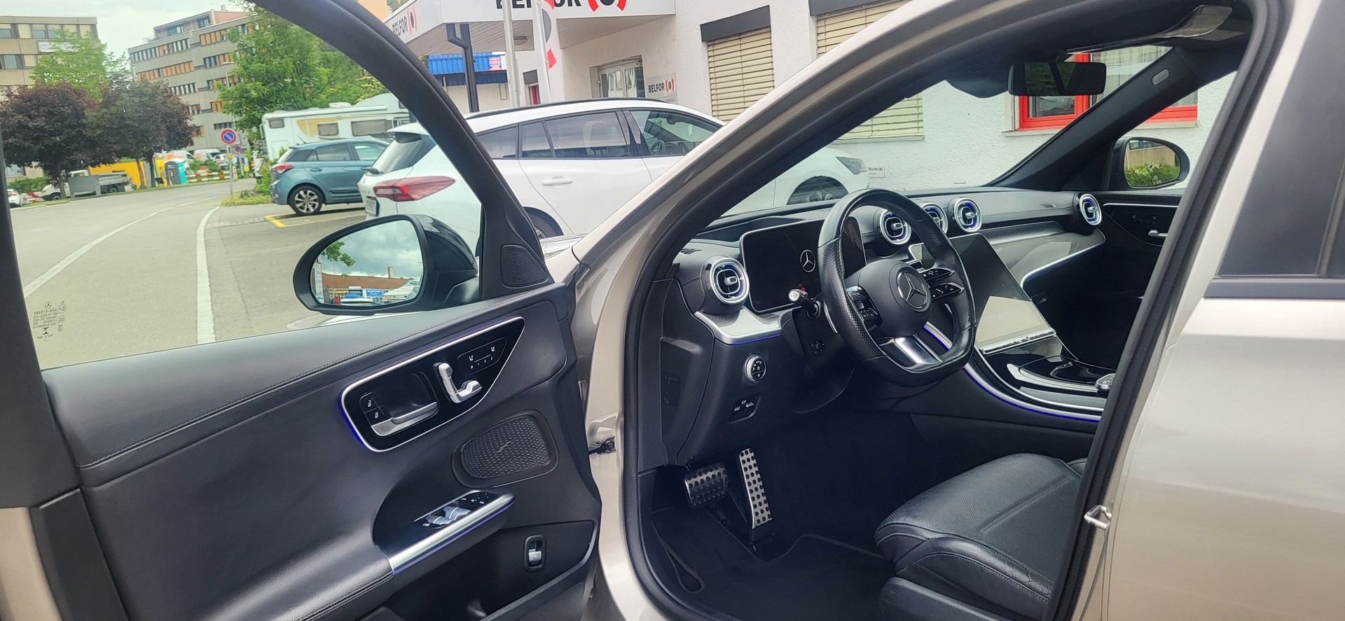 MERCEDES-BENZ C 220 d T AMG Line-image-10