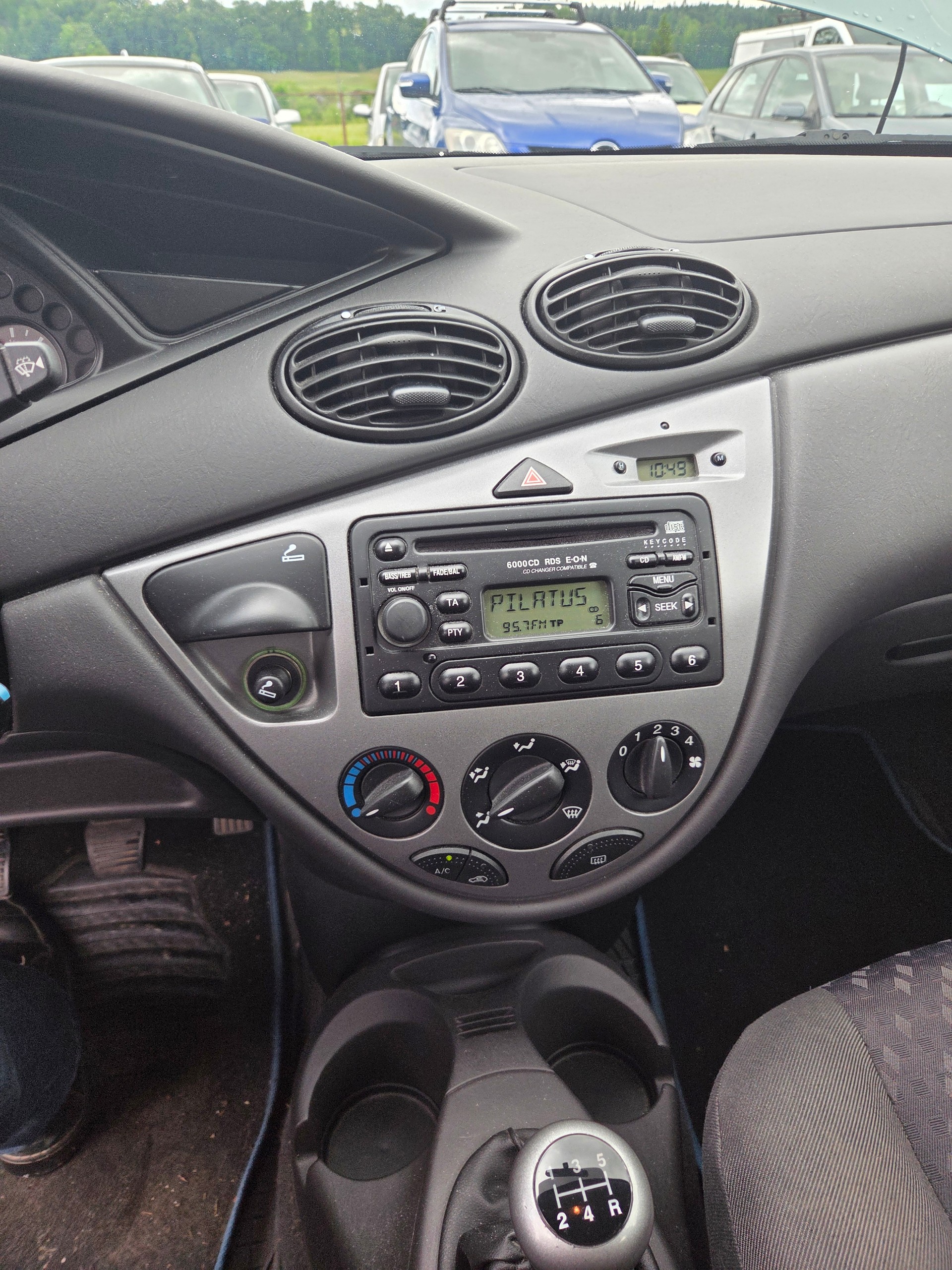 FORD Focus 2.0i 16V Trend-image-7