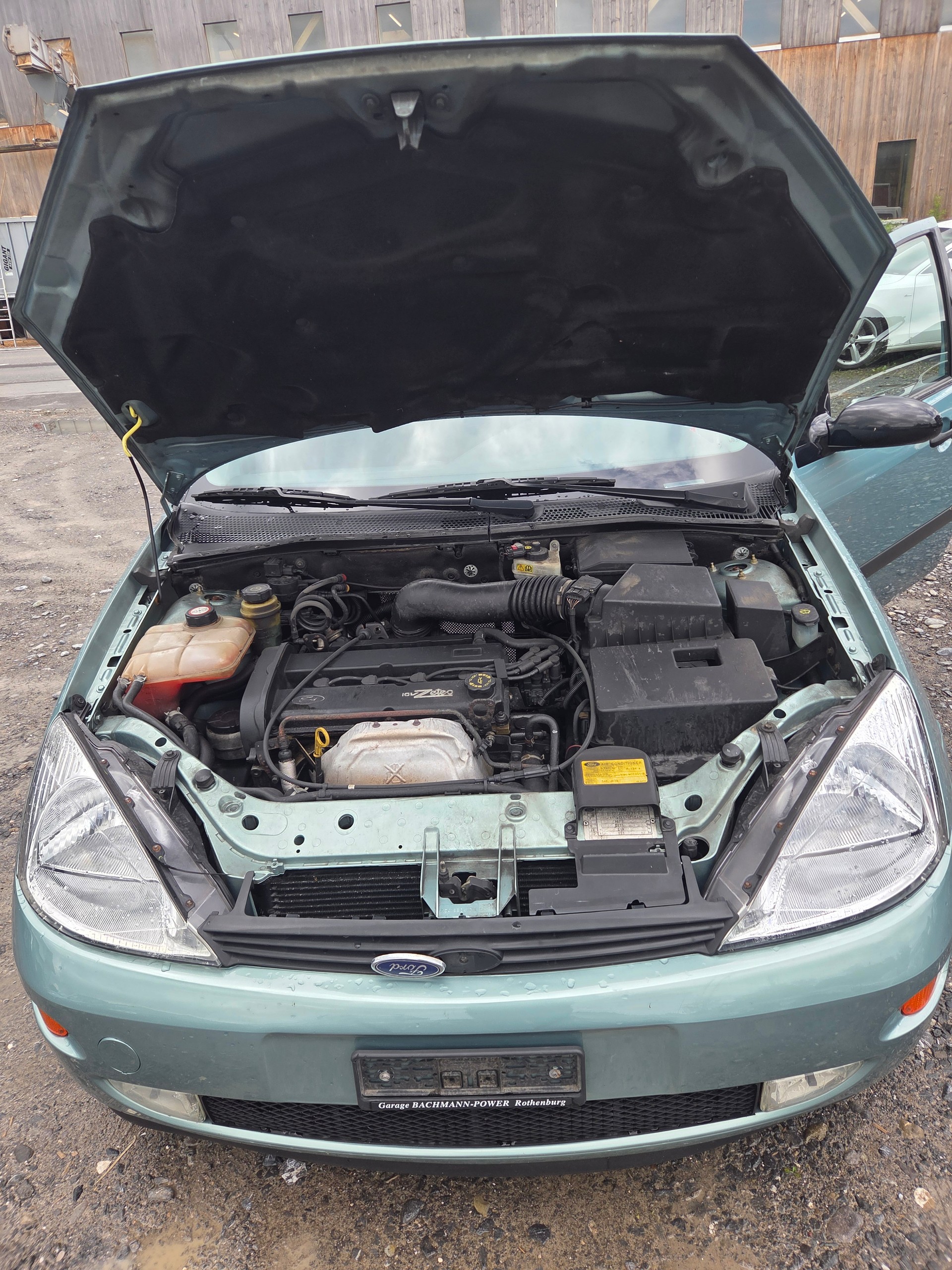 FORD Focus 2.0i 16V Trend-image-9