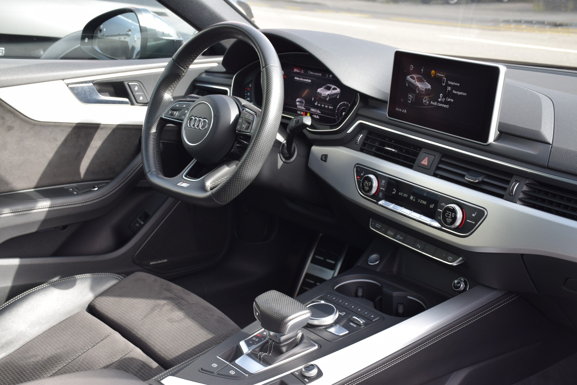 AUDI A5 Coupé 2.0 TFSI Sport-image-11